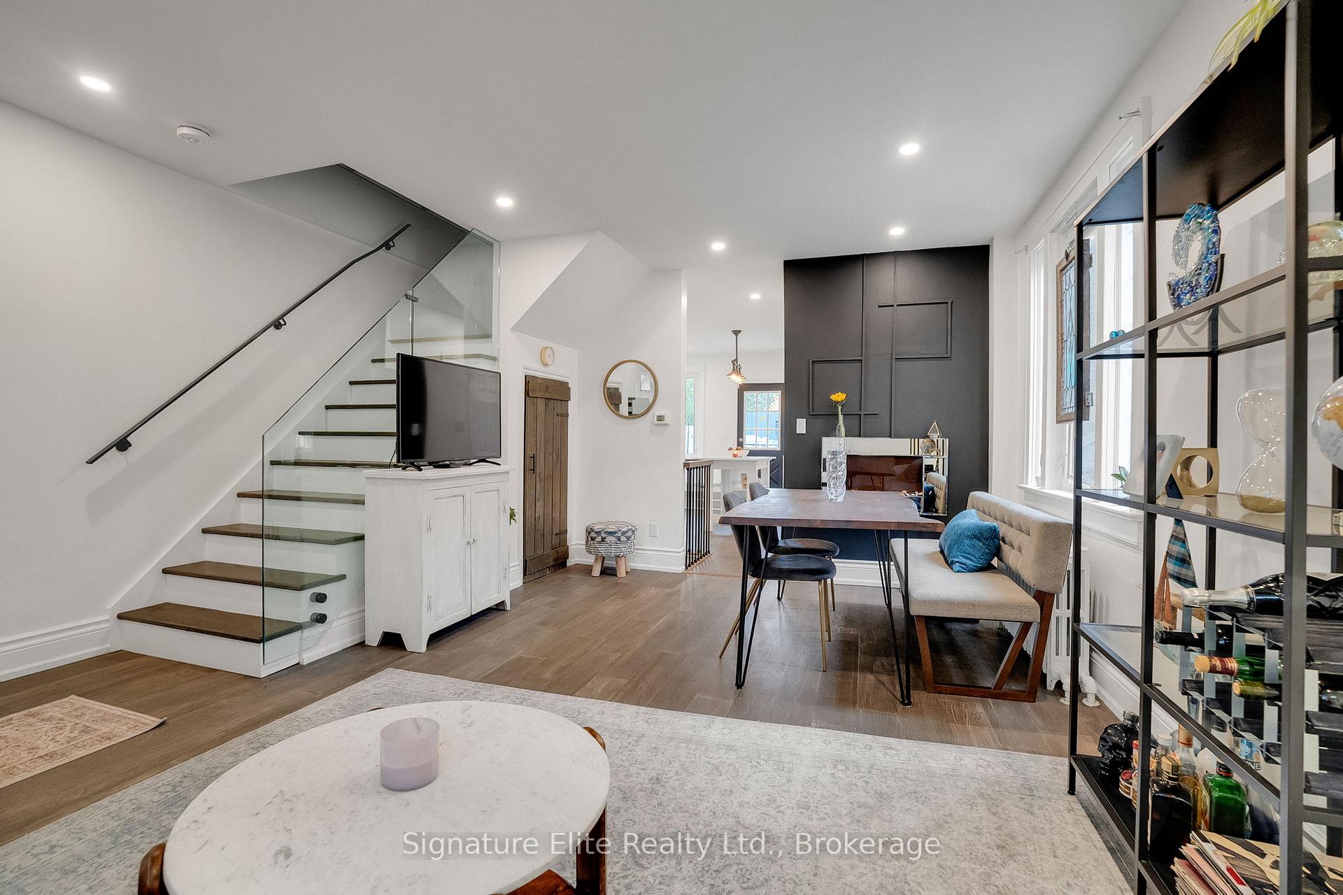 Photo 4 of 184 Swanwick Avenue, Toronto, East End-Danforth — HOMEH