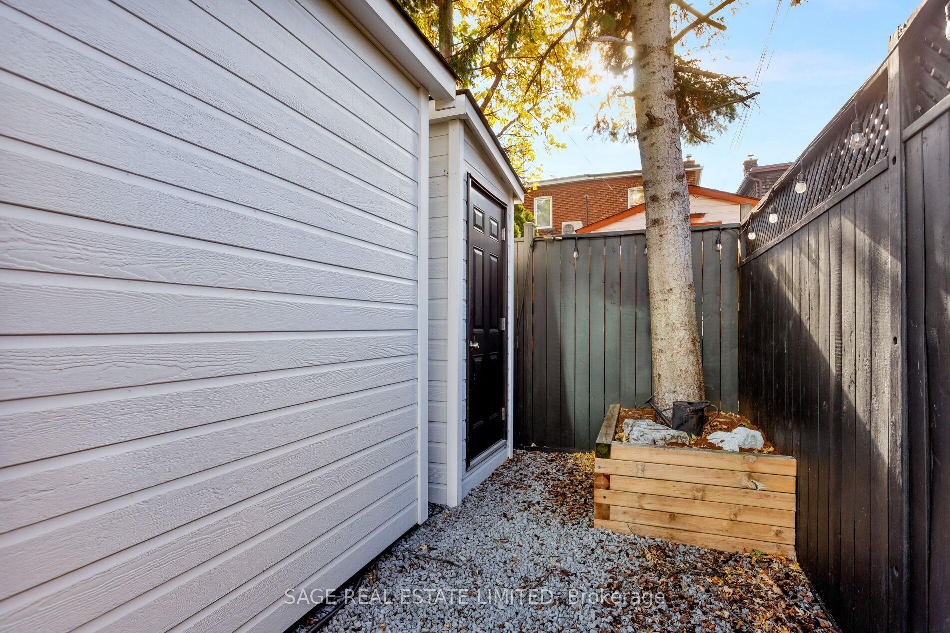 Photo 3 of 573 Sammon Avenue, Toronto, Danforth Village-East York — HOMEH