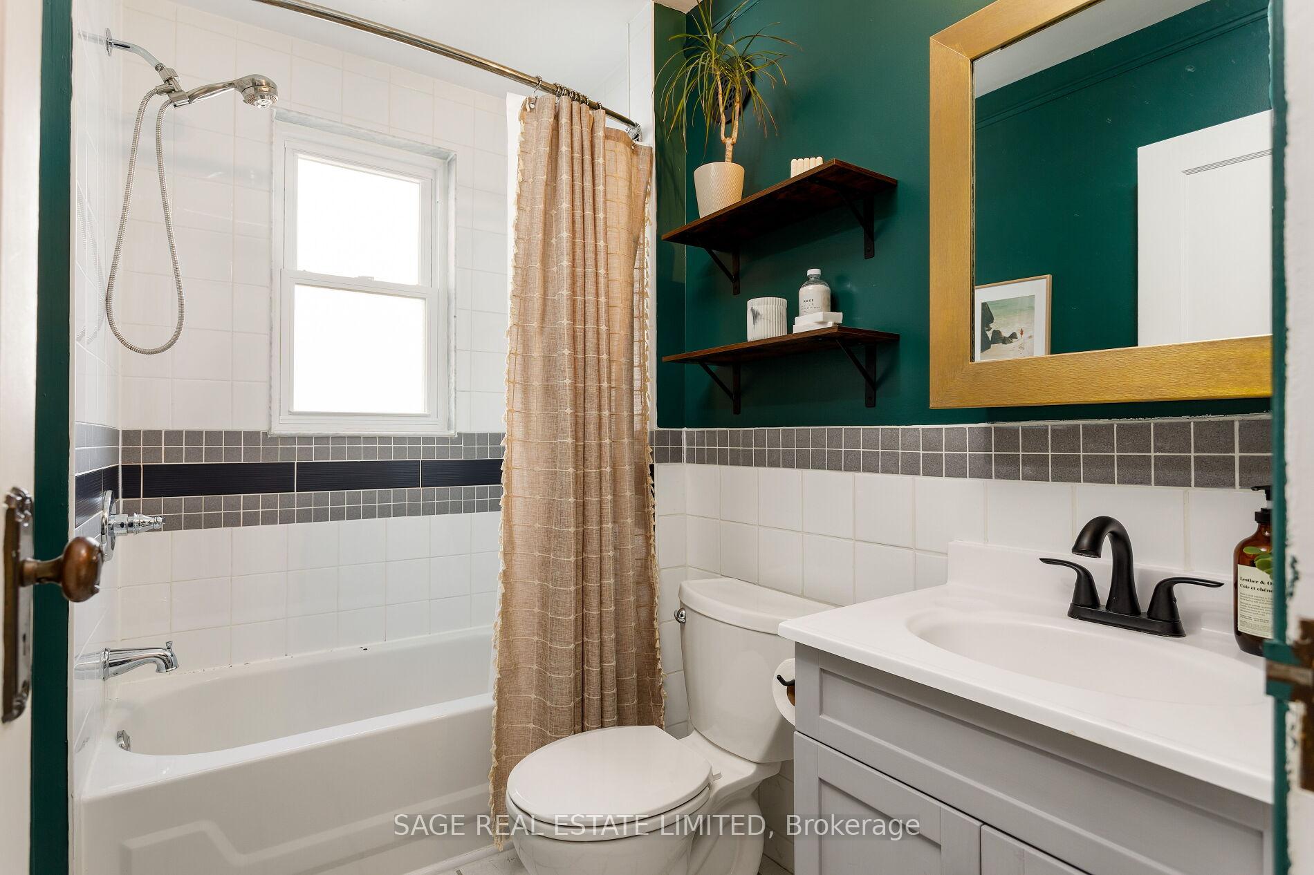 Photo 11 of 573 Sammon Avenue, Toronto, Danforth Village-East York — HOMEH