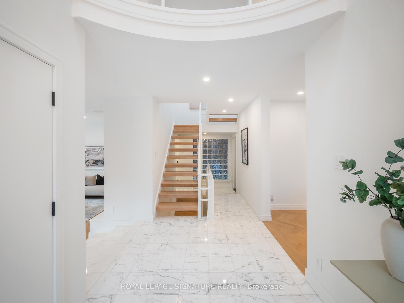 Photo 1 of 61 Bennington Heights Drive, Toronto, Leaside — HOMEH