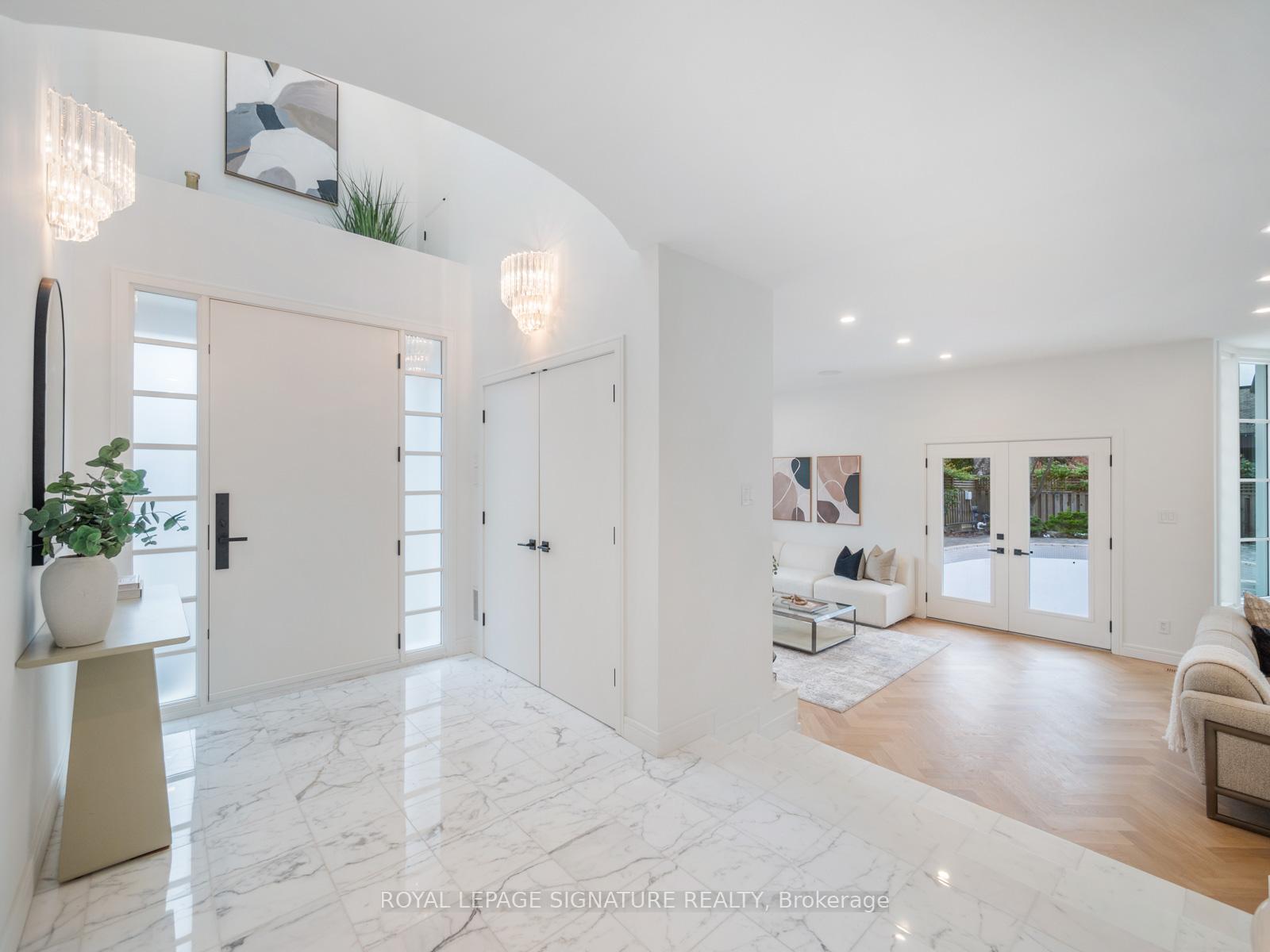 Photo 3 of 61 Bennington Heights Drive, Toronto, Leaside — HOMEH
