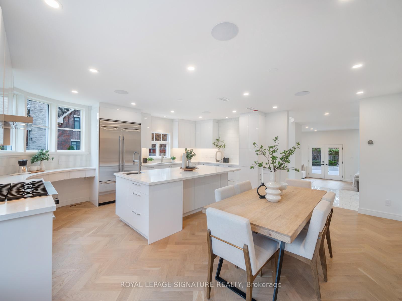 Photo 10 of 61 Bennington Heights Drive, Toronto, Leaside — HOMEH