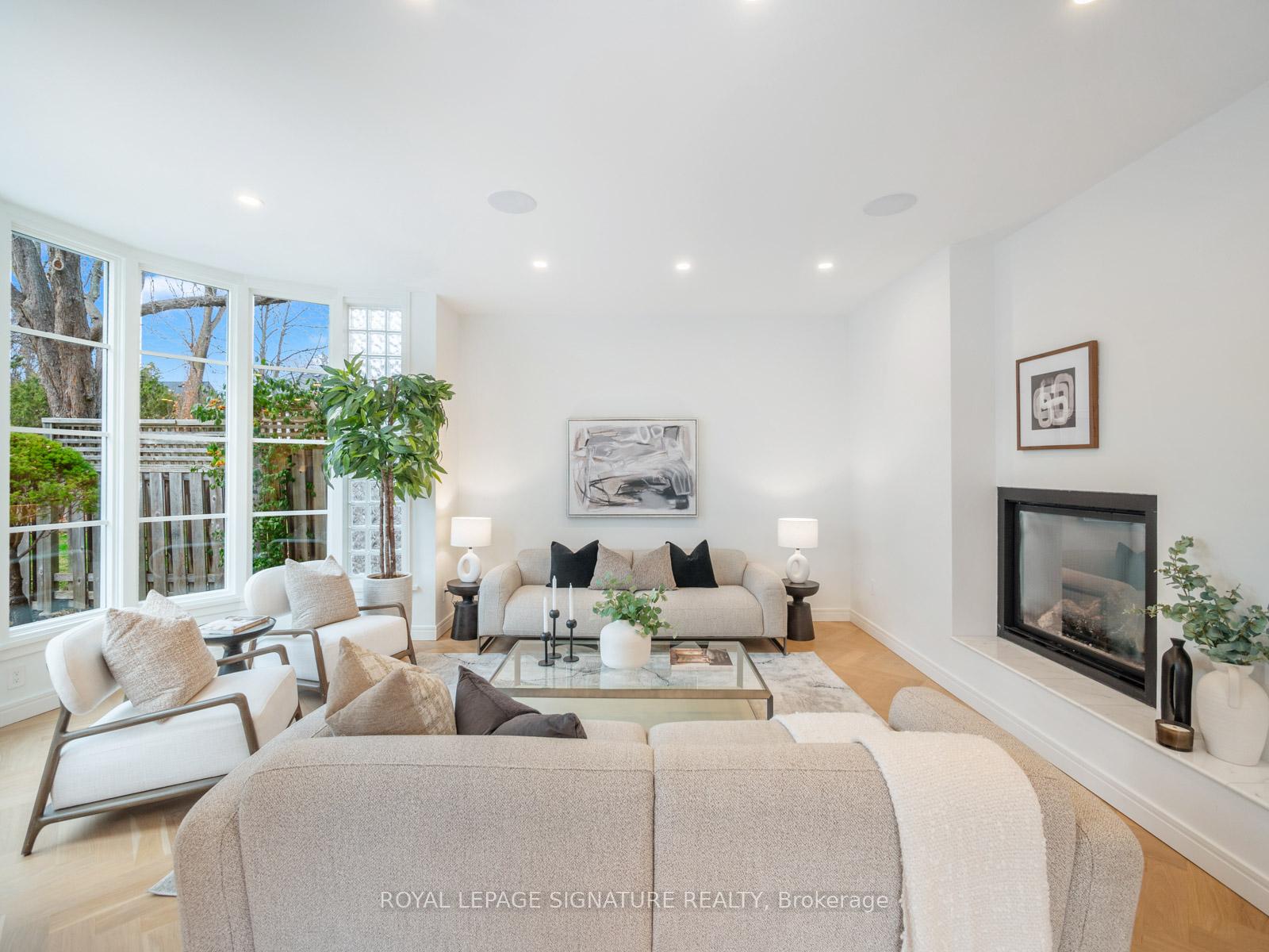 Photo 6 of 61 Bennington Heights Drive, Toronto, Leaside — HOMEH