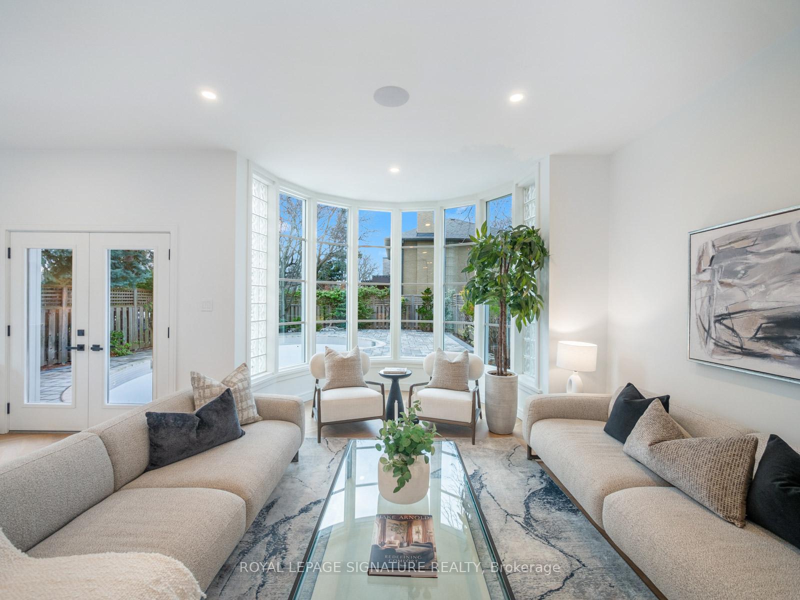Photo 15 of 61 Bennington Heights Drive, Toronto, Leaside — HOMEH