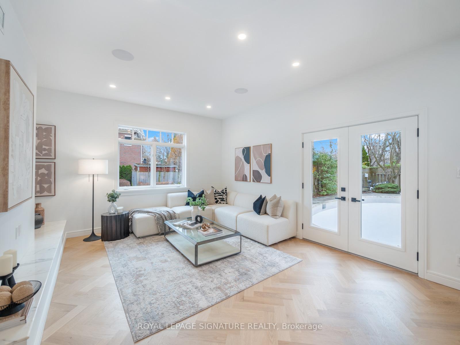 Photo 17 of 61 Bennington Heights Drive, Toronto, Leaside — HOMEH