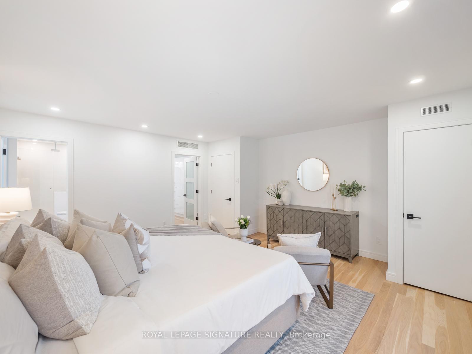 Photo 16 of 61 Bennington Heights Drive, Toronto, Leaside — HOMEH