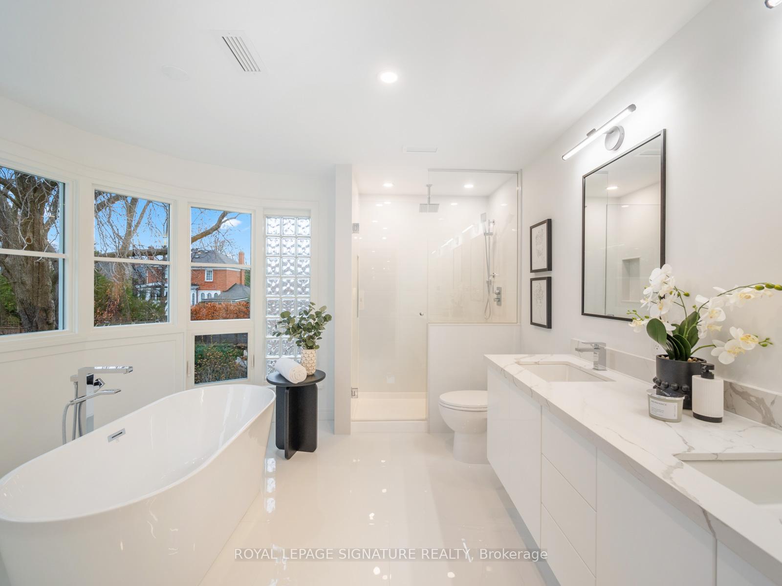 Photo 33 of 61 Bennington Heights Drive, Toronto, Leaside — HOMEH