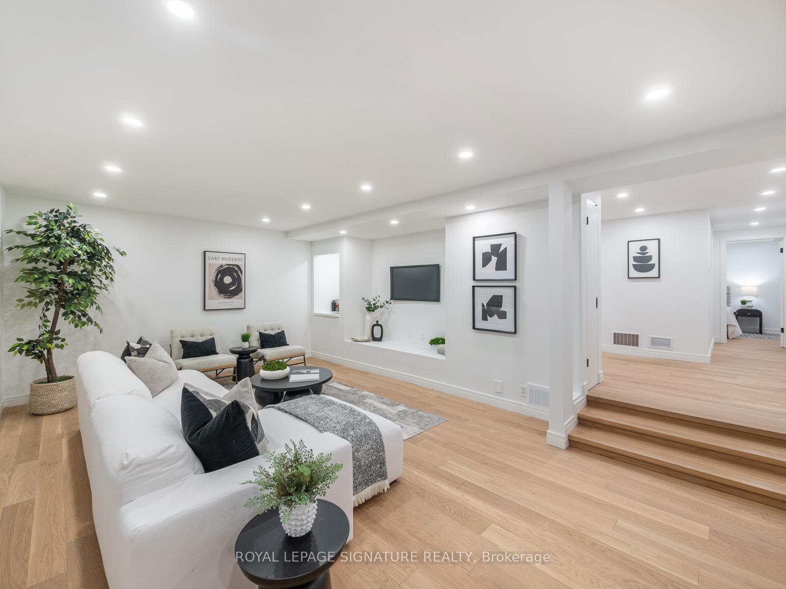 Photo 34 of 61 Bennington Heights Drive, Toronto, Leaside — HOMEH