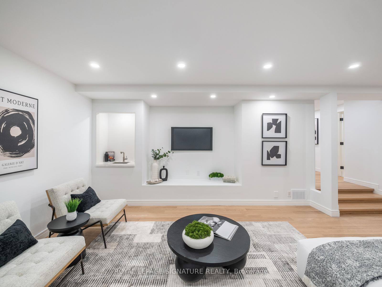 Photo 31 of 61 Bennington Heights Drive, Toronto, Leaside — HOMEH