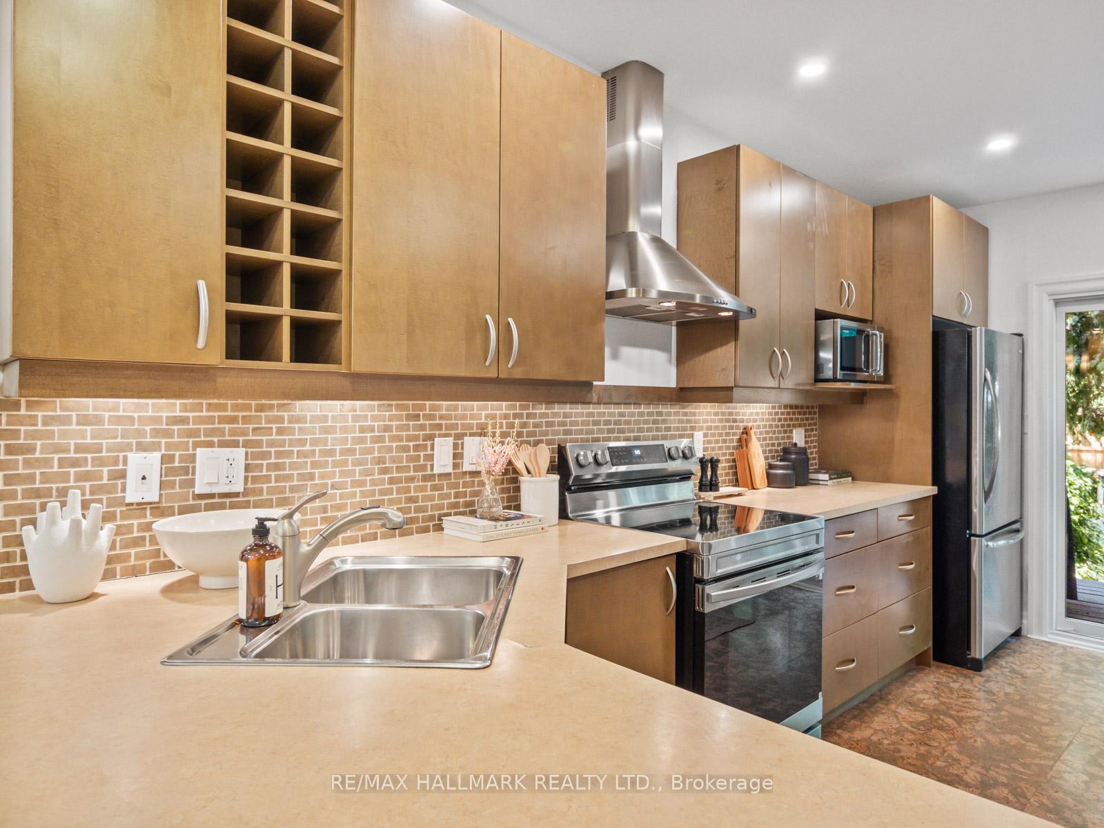 Photo 13 of 92 Wroxeter Avenue, Toronto, Blake-Jones — HOMEH