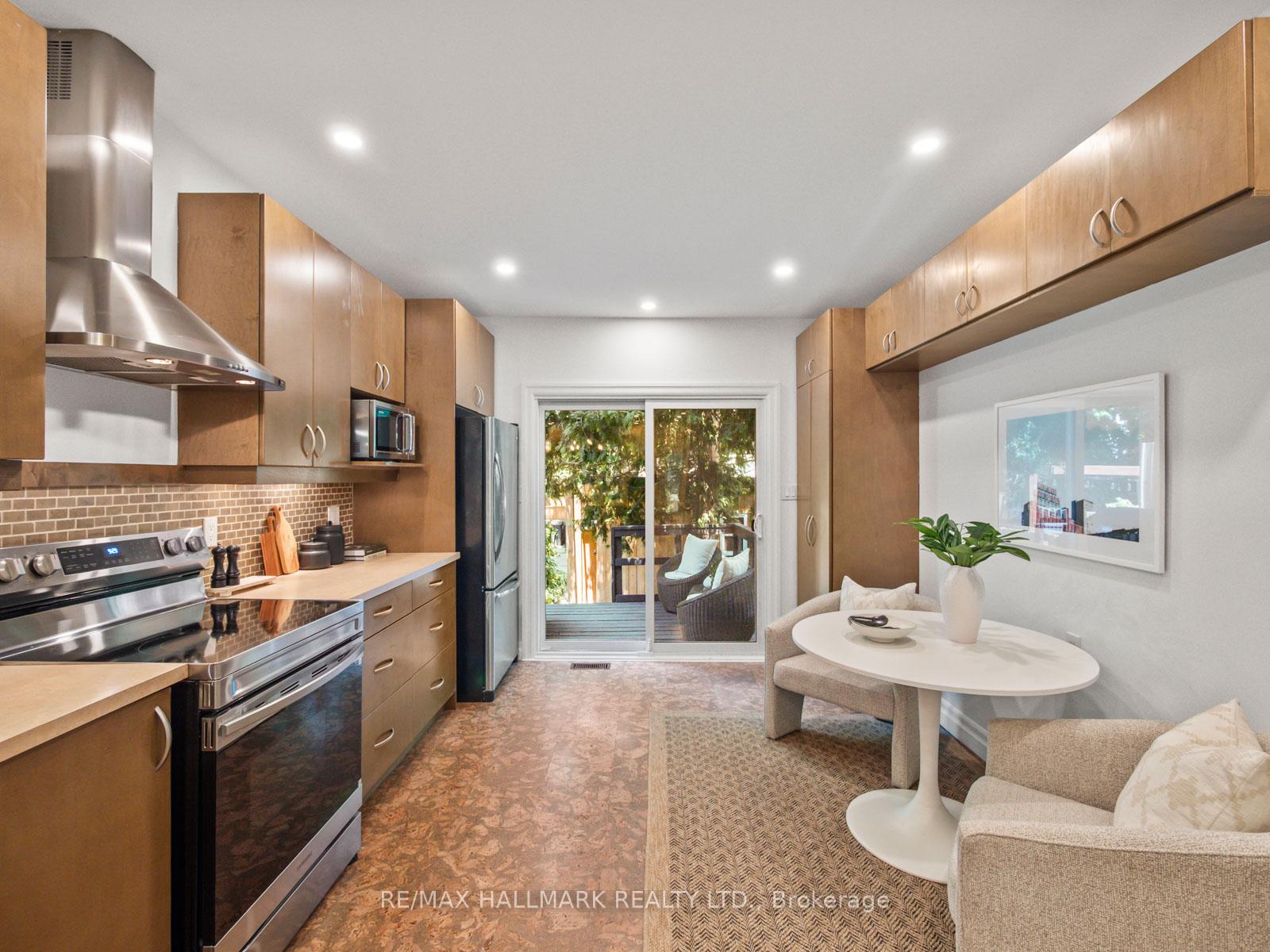 Photo 14 of 92 Wroxeter Avenue, Toronto, Blake-Jones — HOMEH