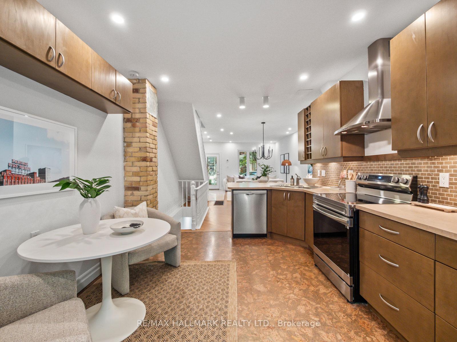 Photo 17 of 92 Wroxeter Avenue, Toronto, Blake-Jones — HOMEH