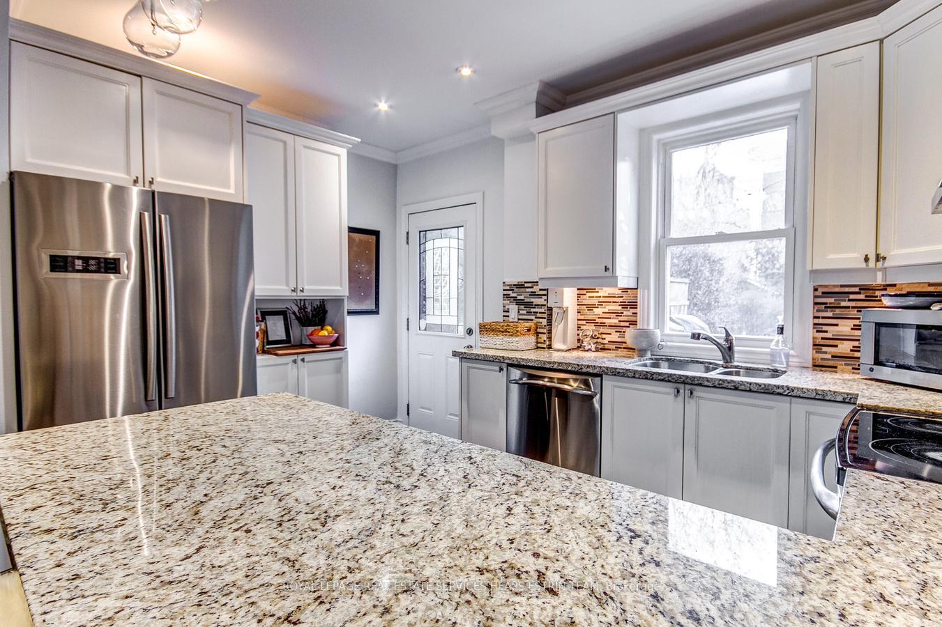 Photo 9 of 56 Taunton Road, Toronto, Mount Pleasant East — HOMEH