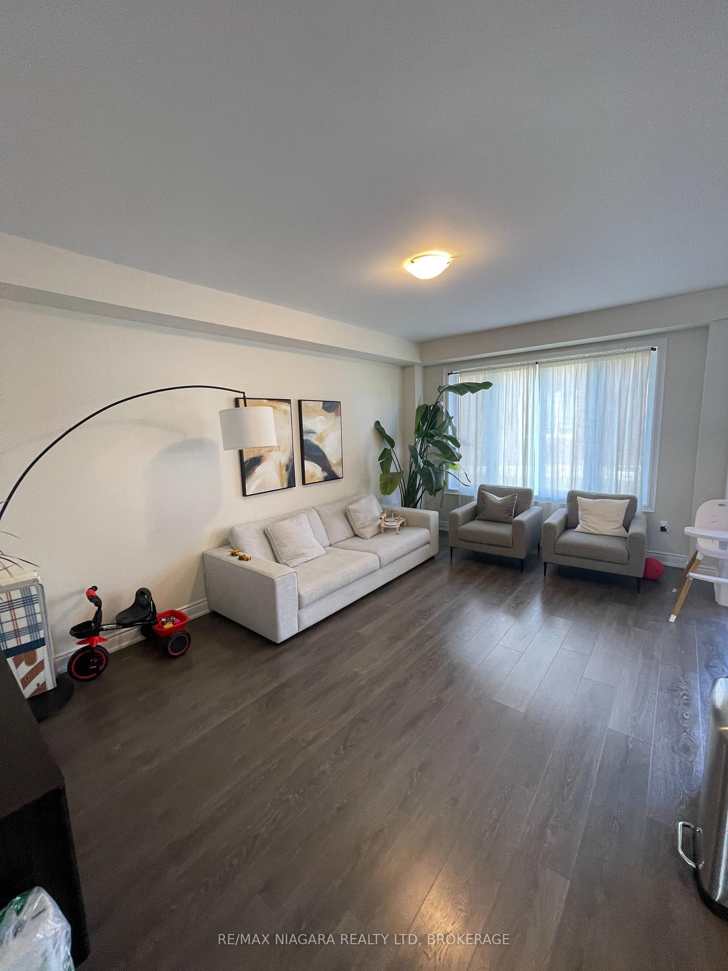 Photo 4 of 19 Legacy Lane, Thorold, Hurricane/Merrittville — HOMEH