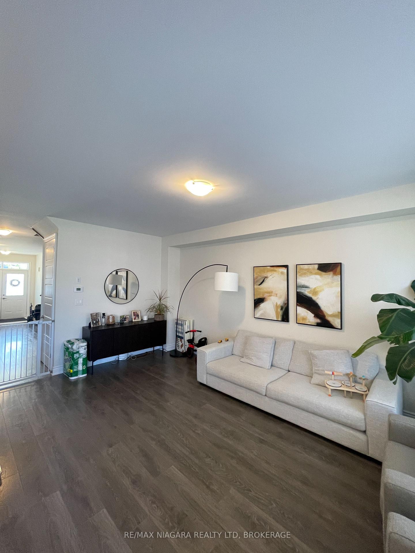 Photo 5 of 19 Legacy Lane, Thorold, Hurricane/Merrittville — HOMEH