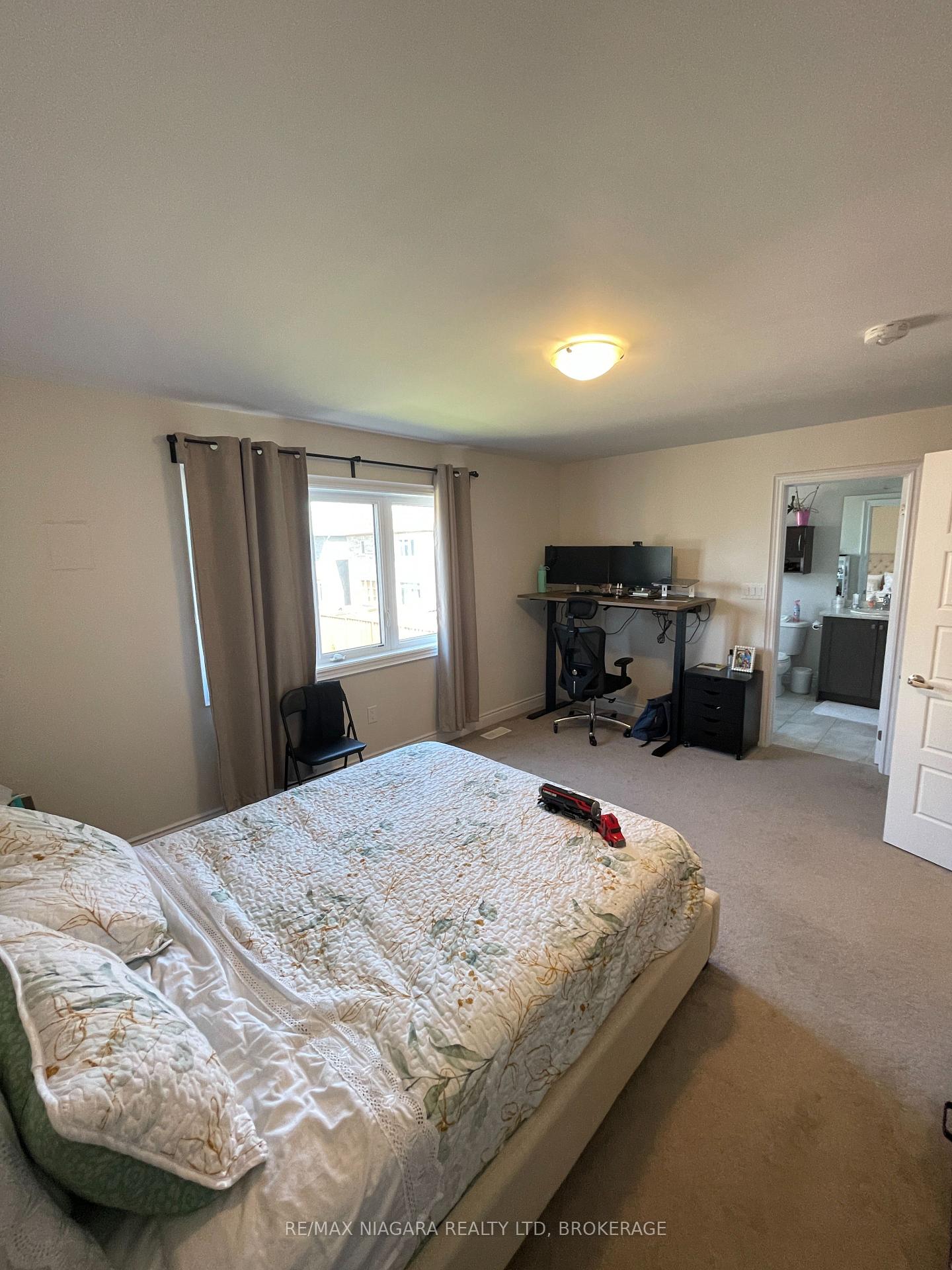 Photo 12 of 19 Legacy Lane, Thorold, Hurricane/Merrittville — HOMEH