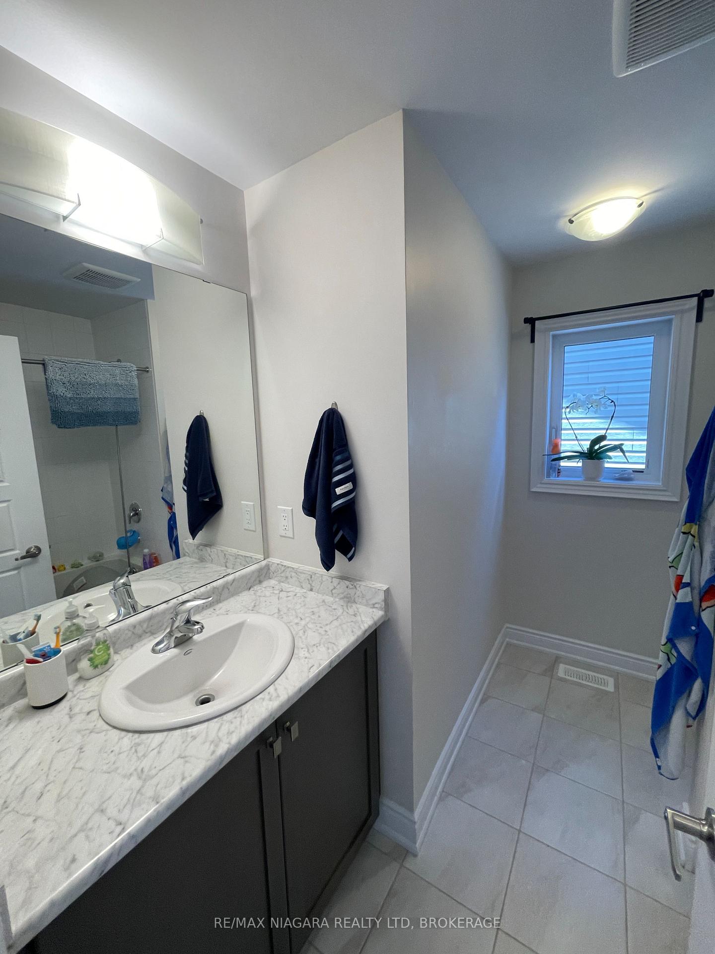 Photo 21 of 19 Legacy Lane, Thorold, Hurricane/Merrittville — HOMEH