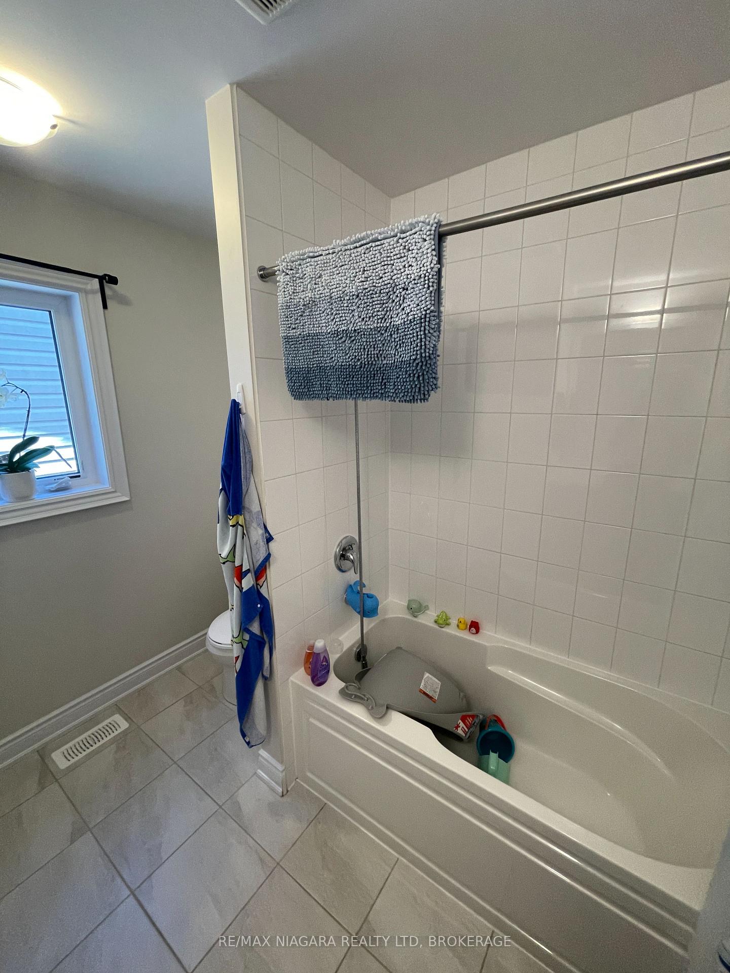 Photo 23 of 19 Legacy Lane, Thorold, Hurricane/Merrittville — HOMEH