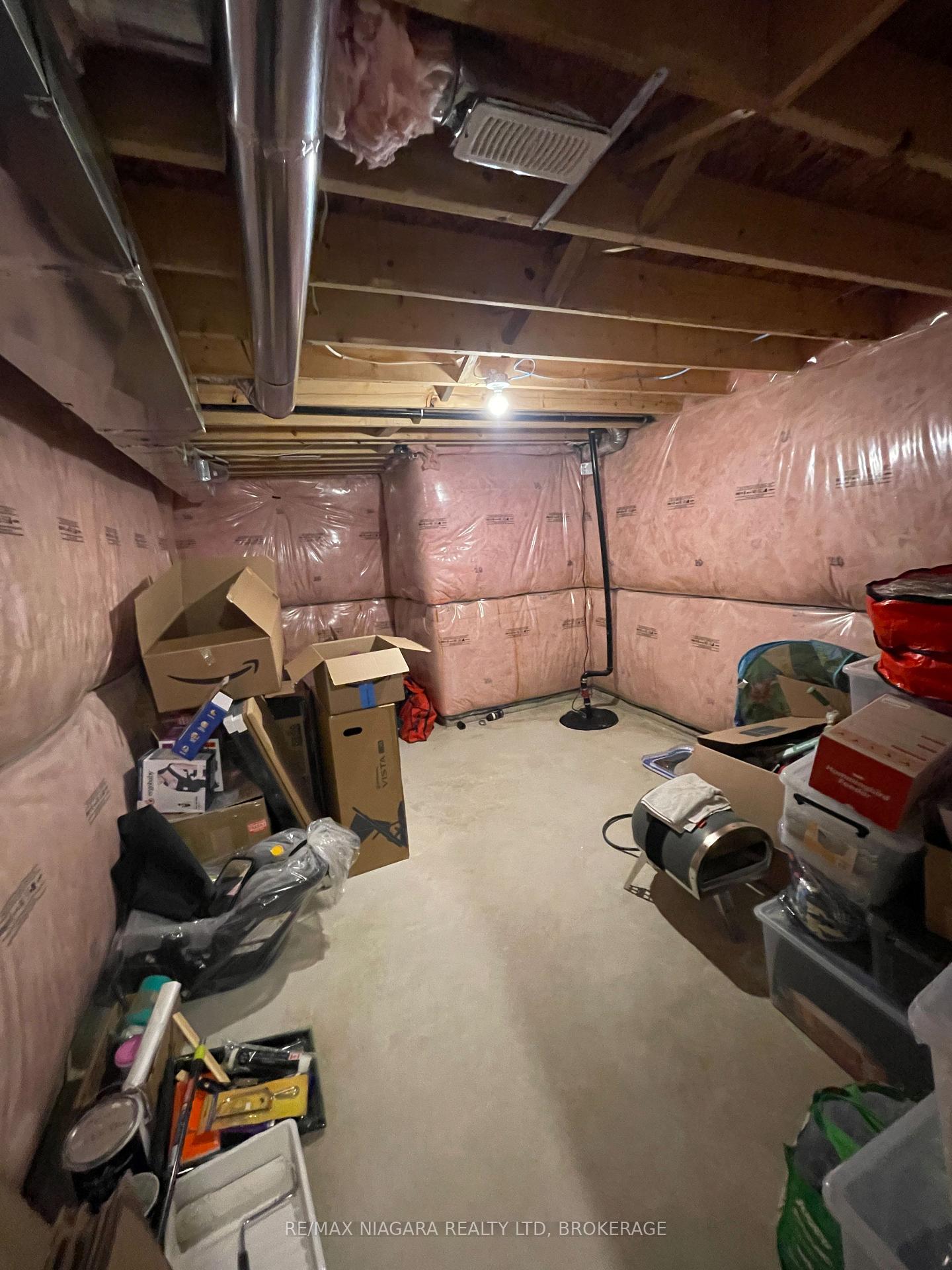 Photo 30 of 19 Legacy Lane, Thorold, Hurricane/Merrittville — HOMEH