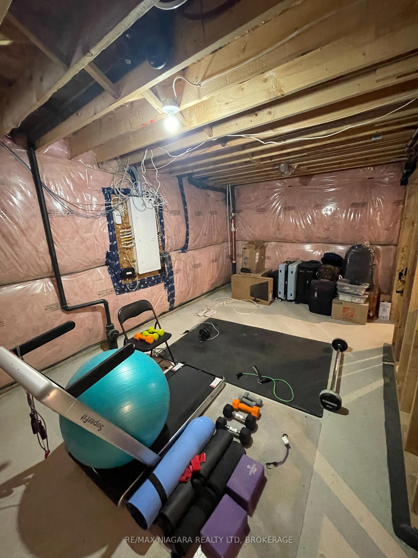 Photo 32 of 19 Legacy Lane, Thorold, Hurricane/Merrittville — HOMEH