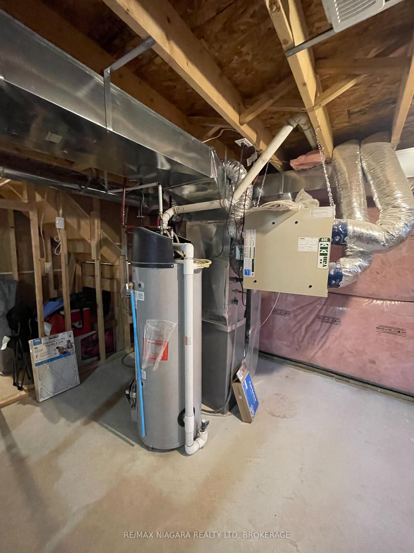 Photo 35 of 19 Legacy Lane, Thorold, Hurricane/Merrittville — HOMEH