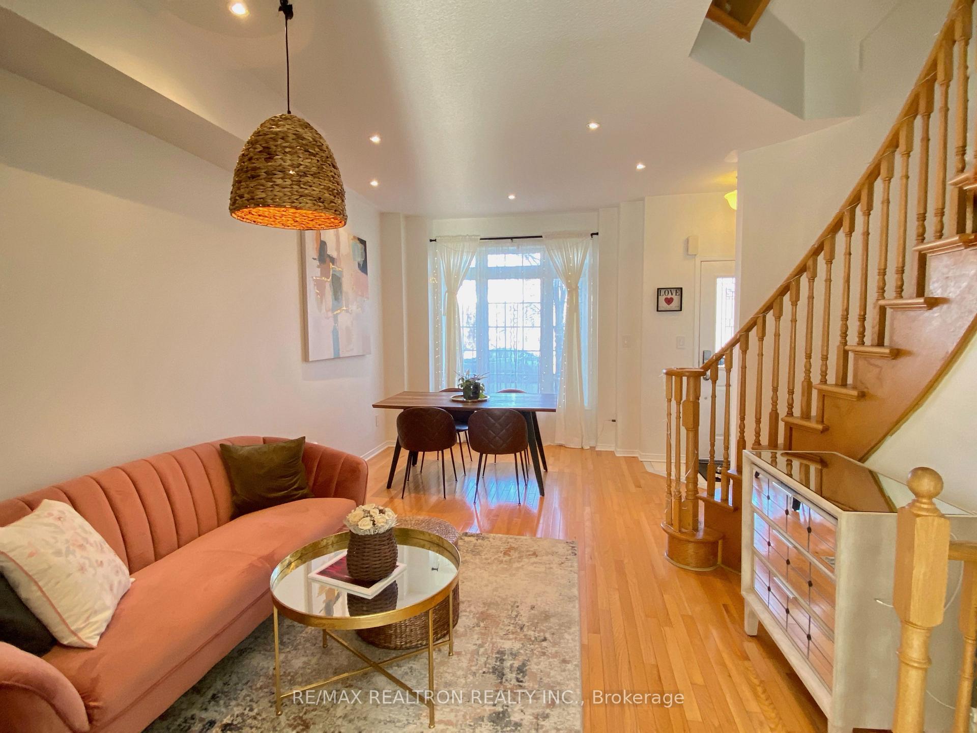 Photo 3 of 27 Flagman Street, Toronto, East End-Danforth — HOMEH