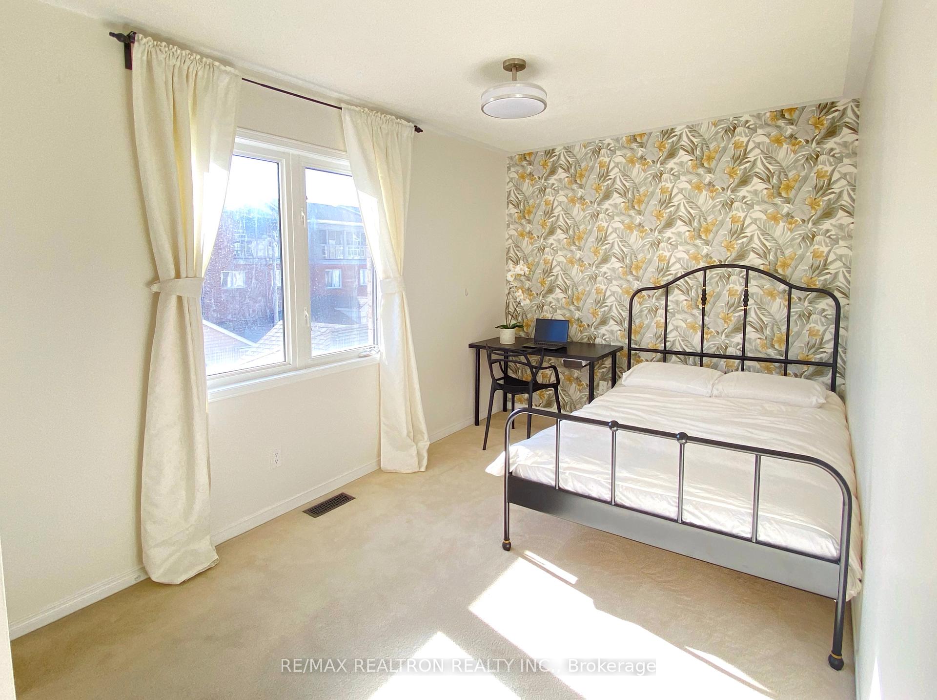 Photo 15 of 27 Flagman Street, Toronto, East End-Danforth — HOMEH
