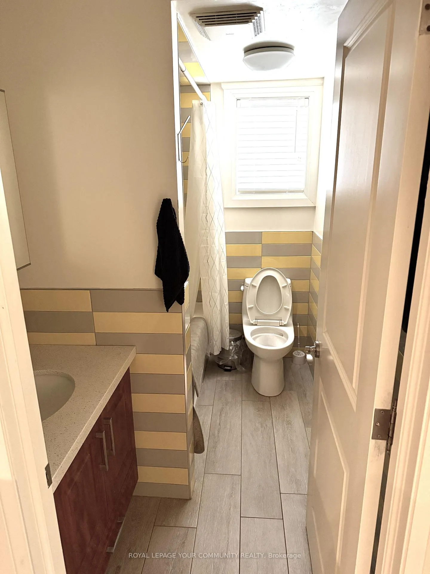 Photo 8 of Unit Lower Unit, 251 Floyd Avenue, Toronto, Danforth Village-East York — HOMEH