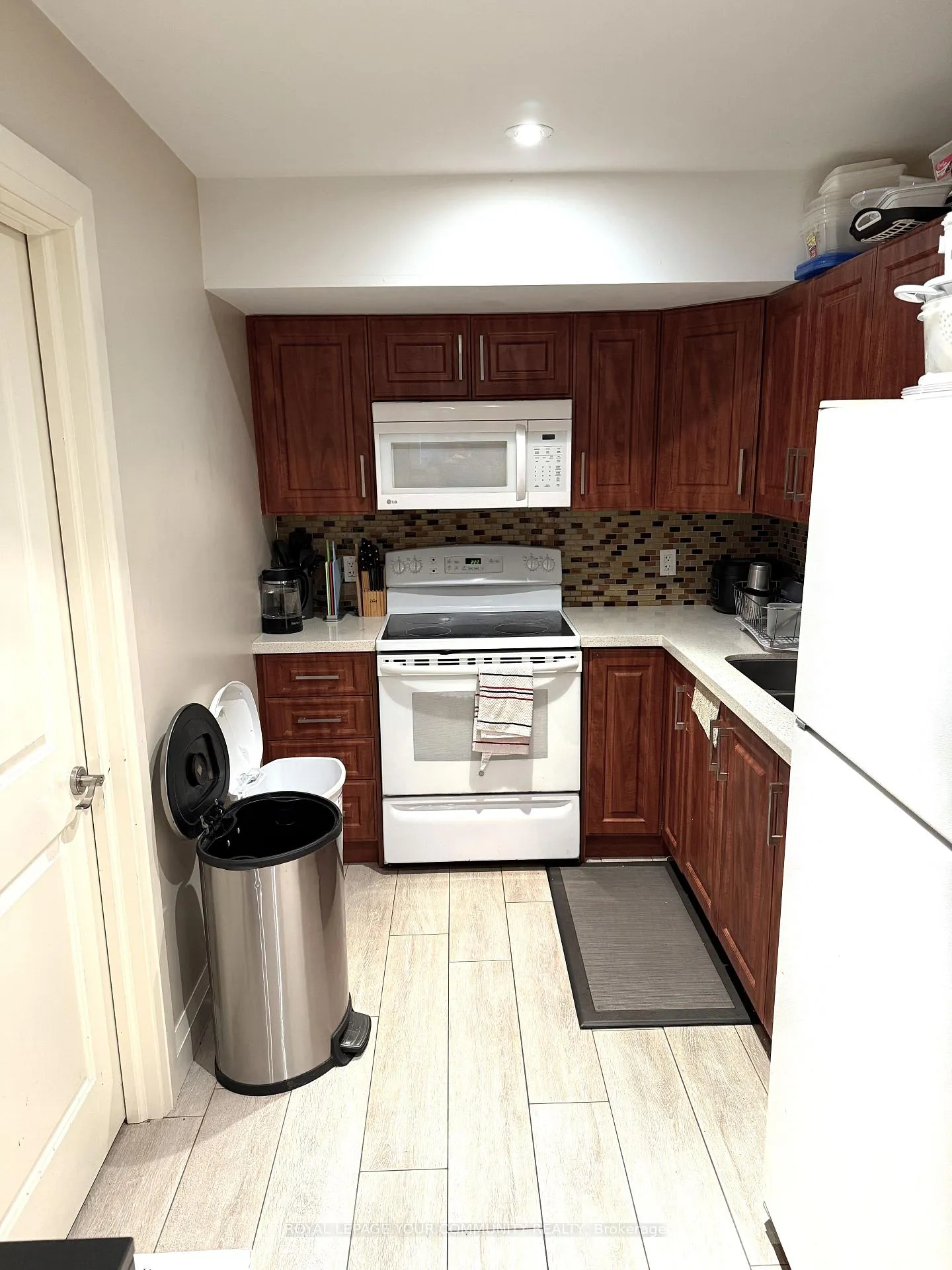 Photo 9 of Unit Lower Unit, 251 Floyd Avenue, Toronto, Danforth Village-East York — HOMEH