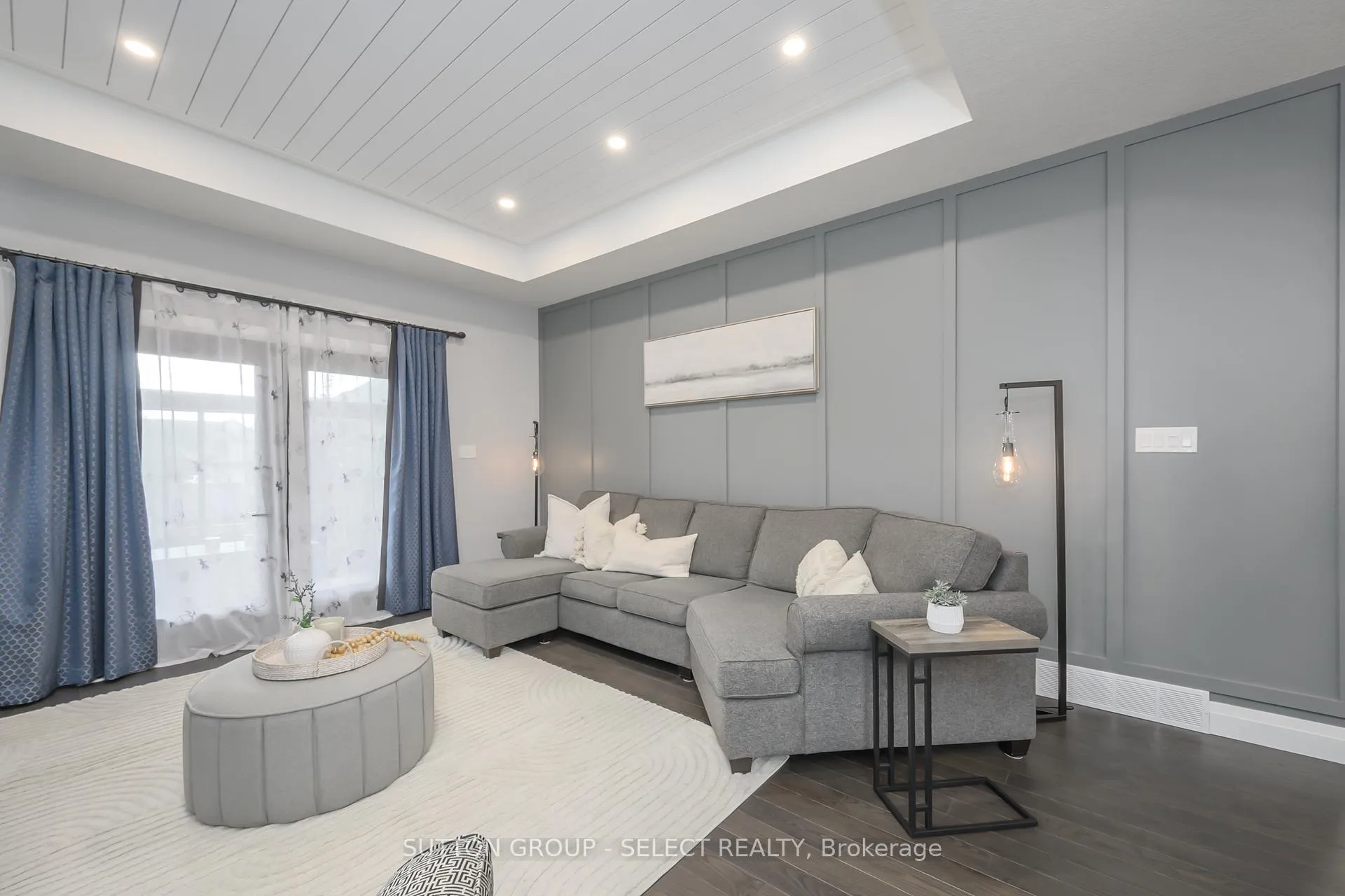 Photo 5 of 697 Barker Street, Strathroy-Caradoc, Mount Brydges — HOMEH