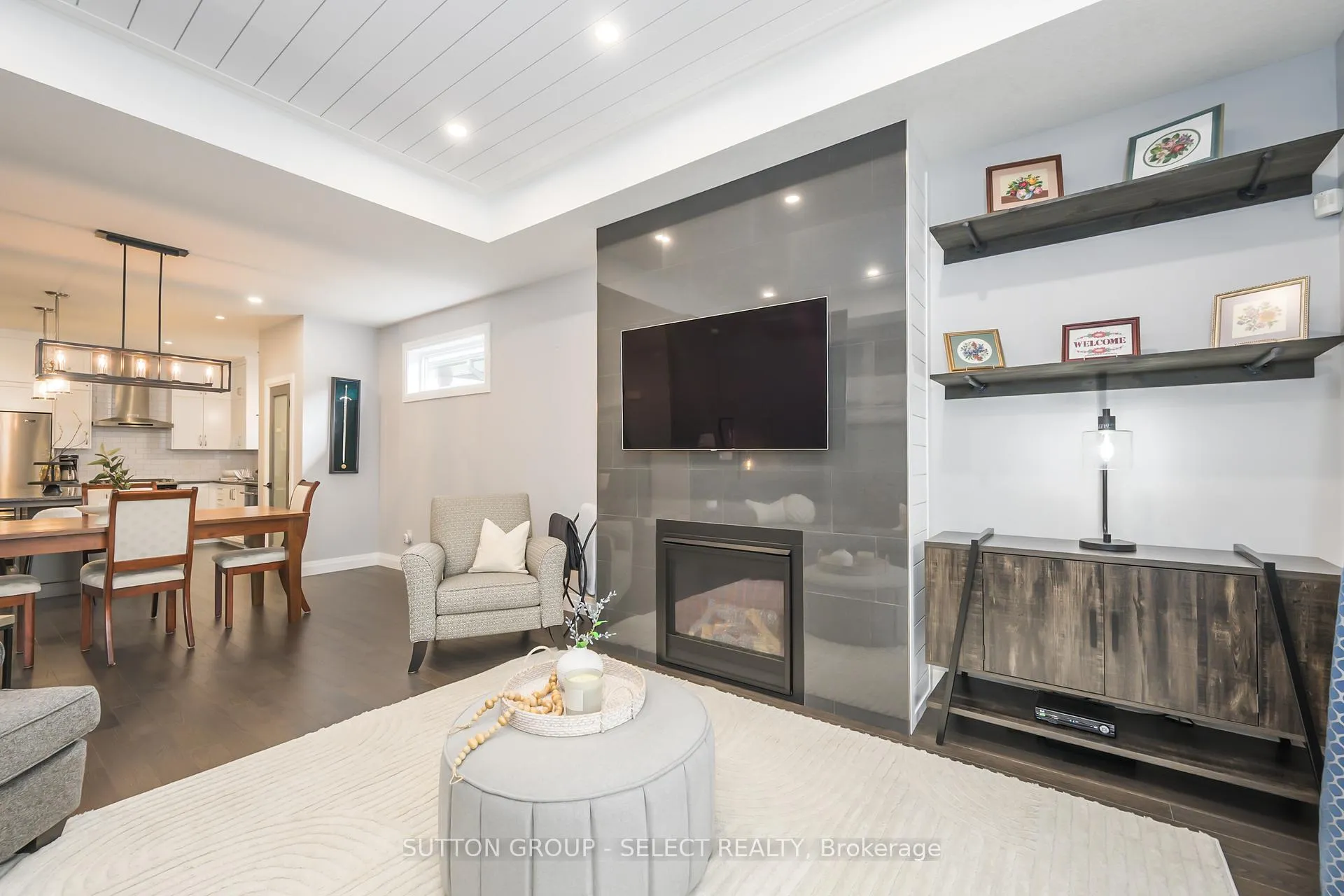Photo 6 of 697 Barker Street, Strathroy-Caradoc, Mount Brydges — HOMEH