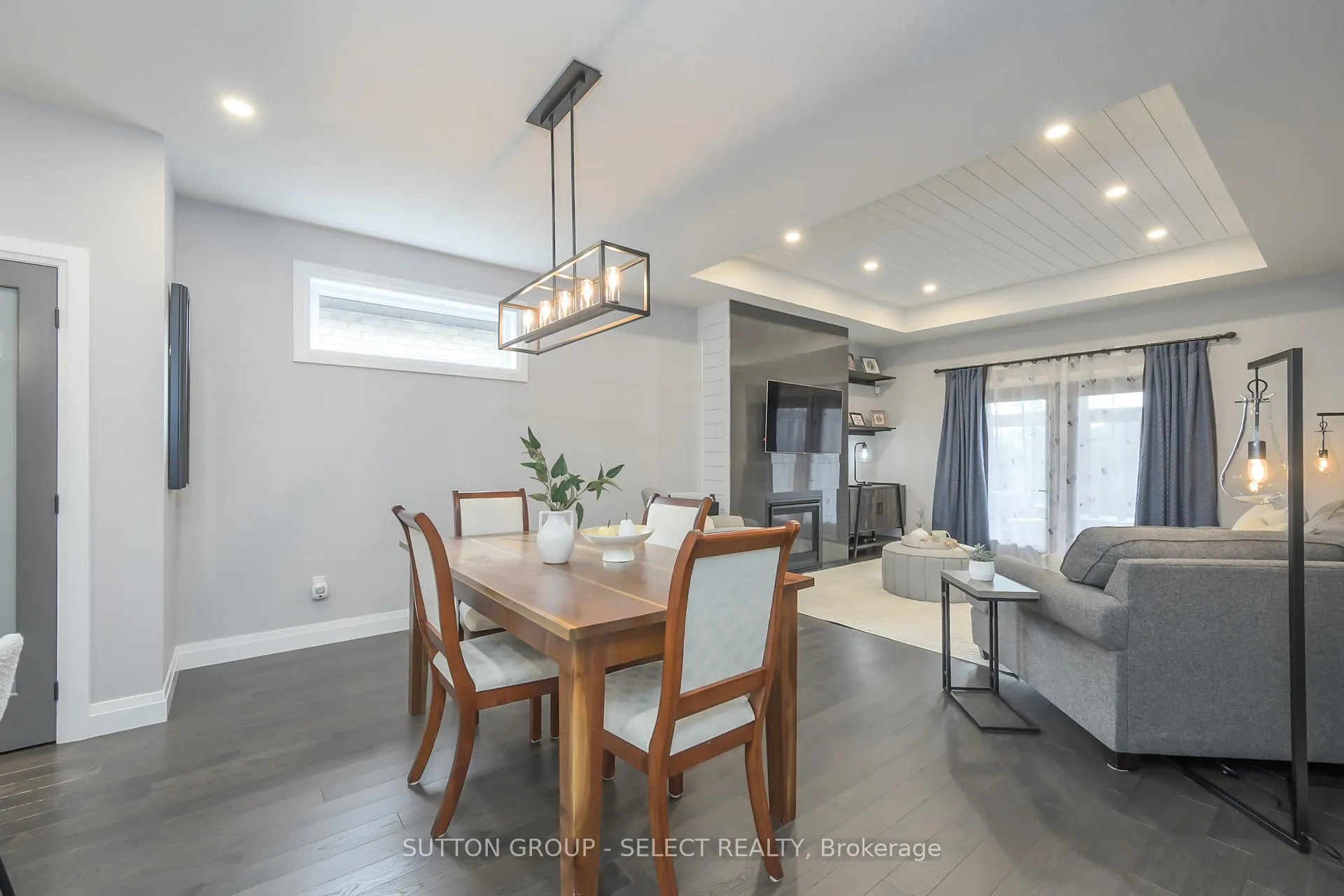 Photo 7 of 697 Barker Street, Strathroy-Caradoc, Mount Brydges — HOMEH