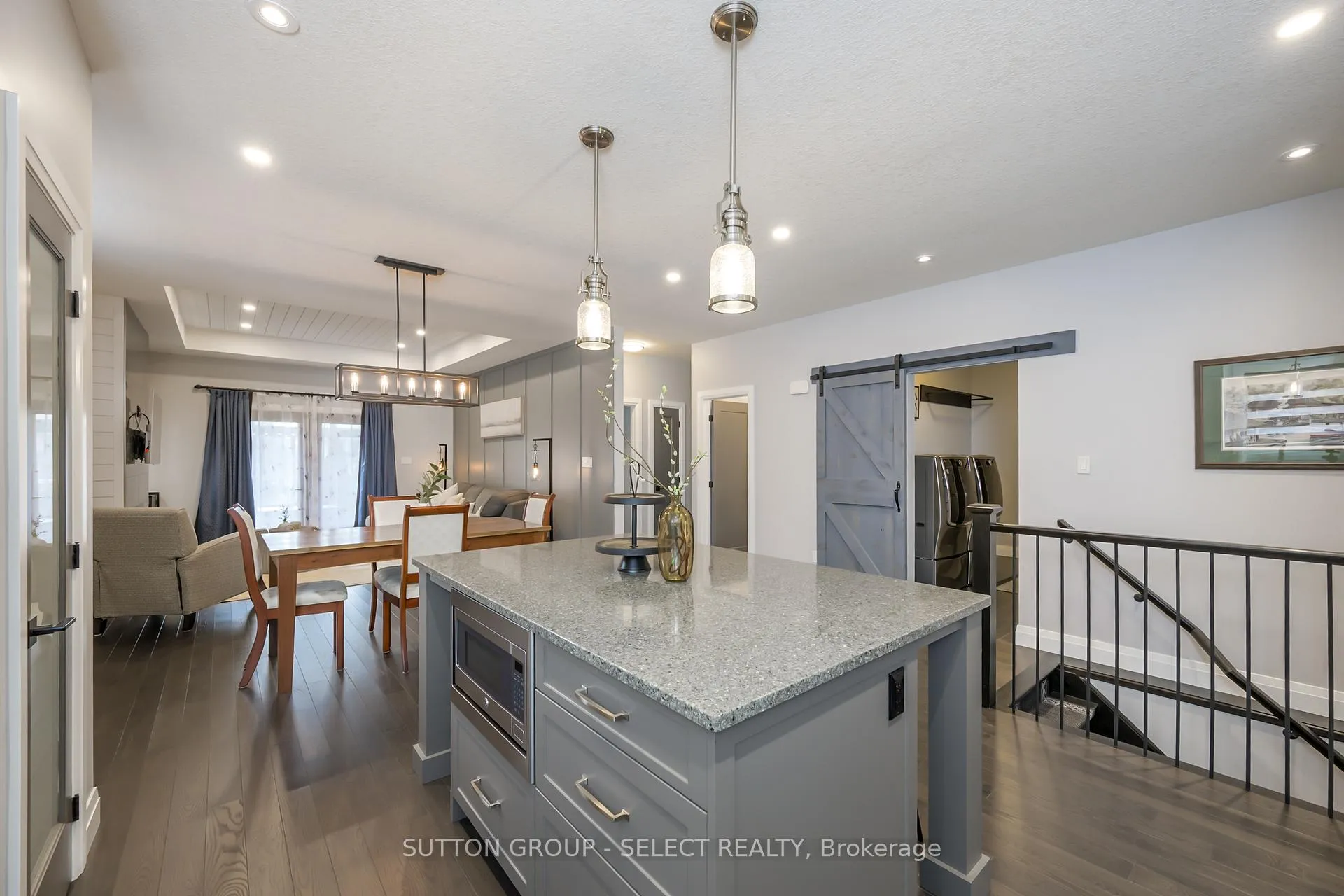 Photo 12 of 697 Barker Street, Strathroy-Caradoc, Mount Brydges — HOMEH