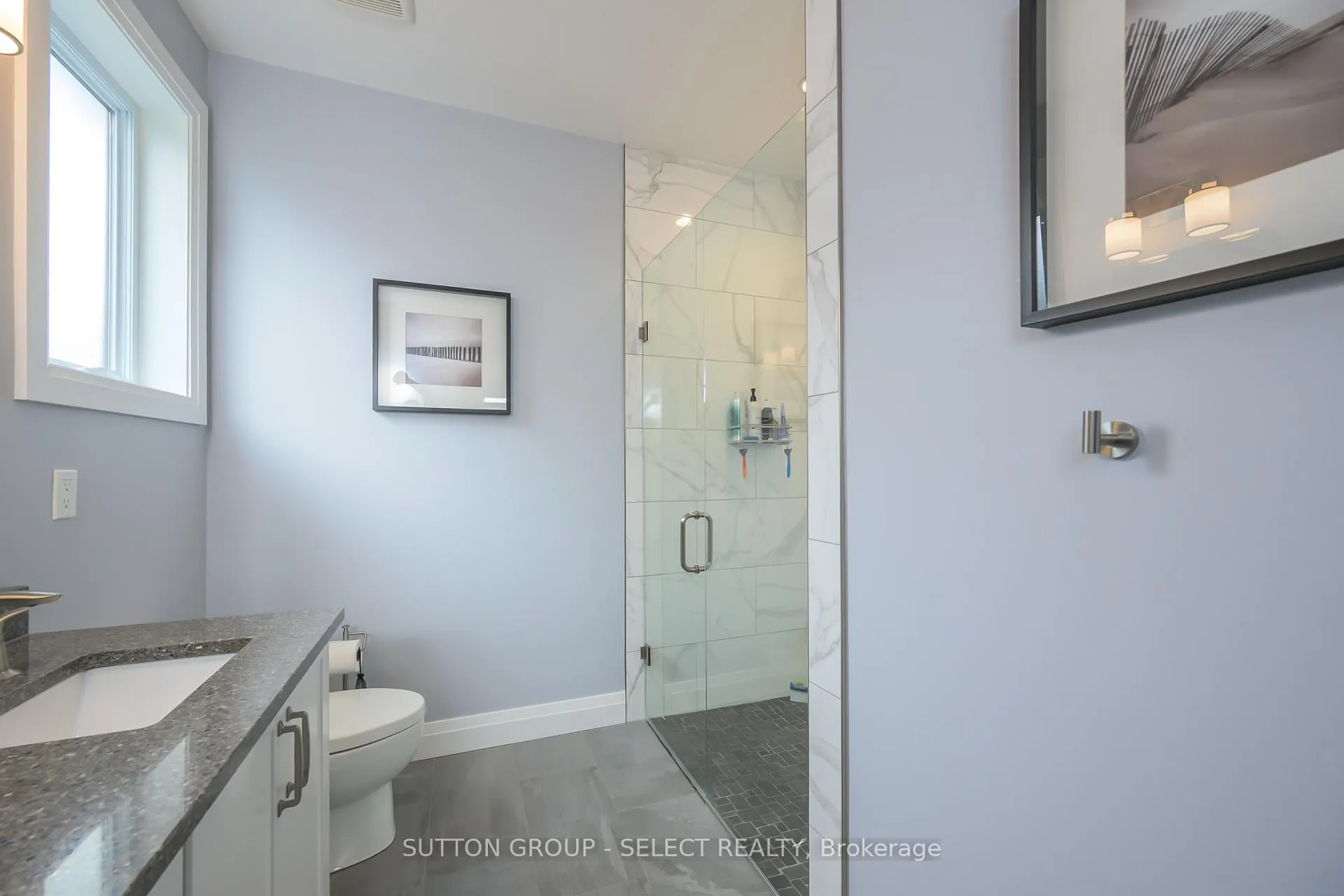 Photo 15 of 697 Barker Street, Strathroy-Caradoc, Mount Brydges — HOMEH