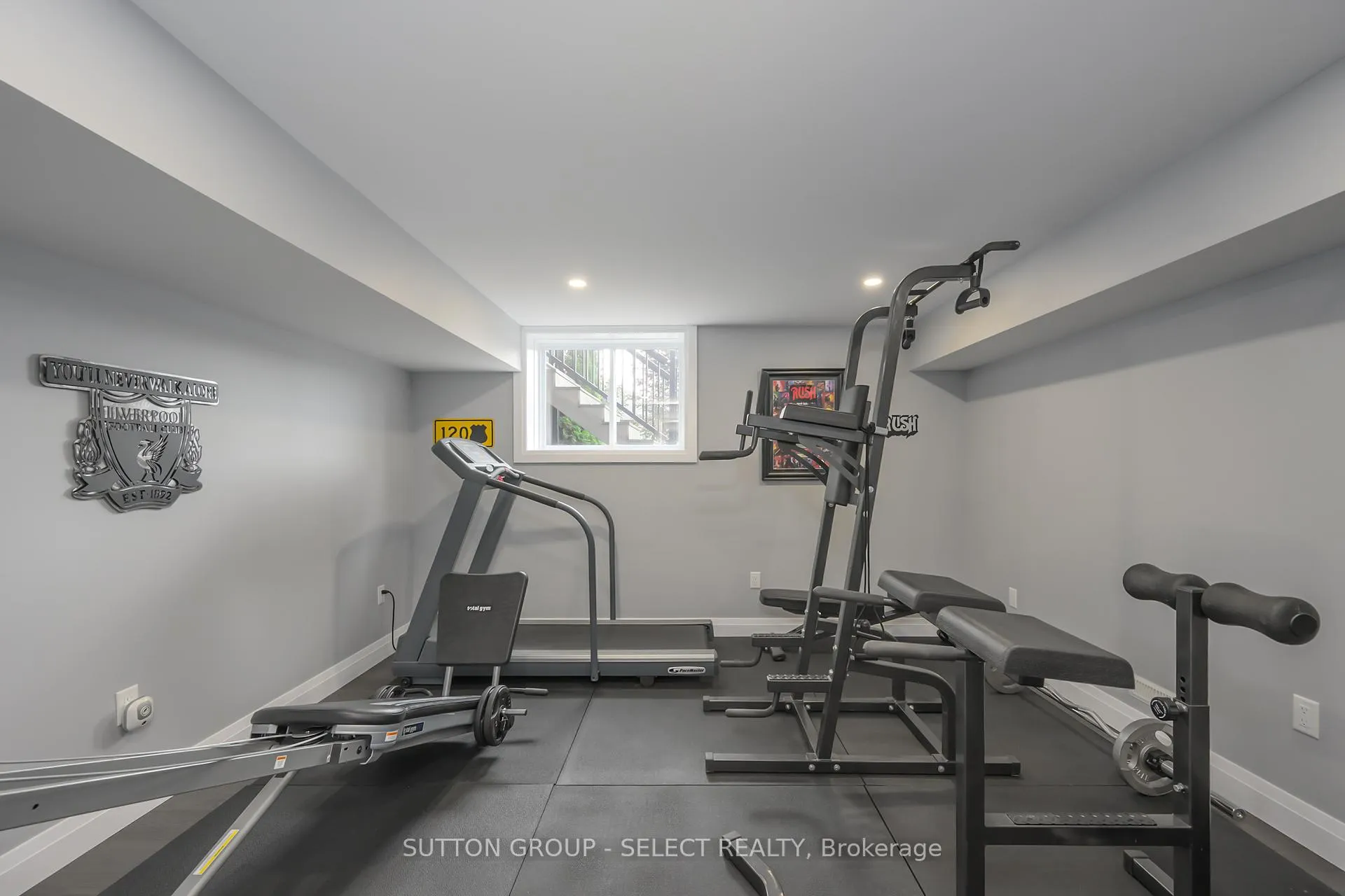 Photo 25 of 697 Barker Street, Strathroy-Caradoc, Mount Brydges — HOMEH