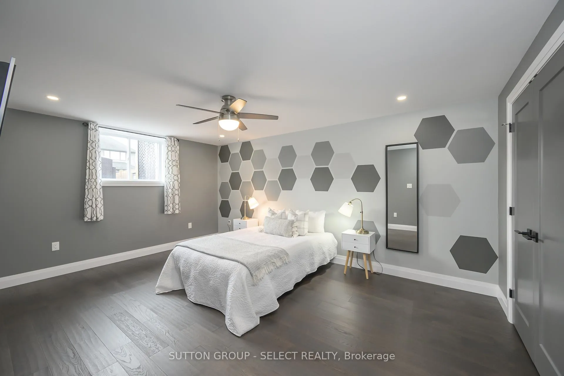 Photo 26 of 697 Barker Street, Strathroy-Caradoc, Mount Brydges — HOMEH