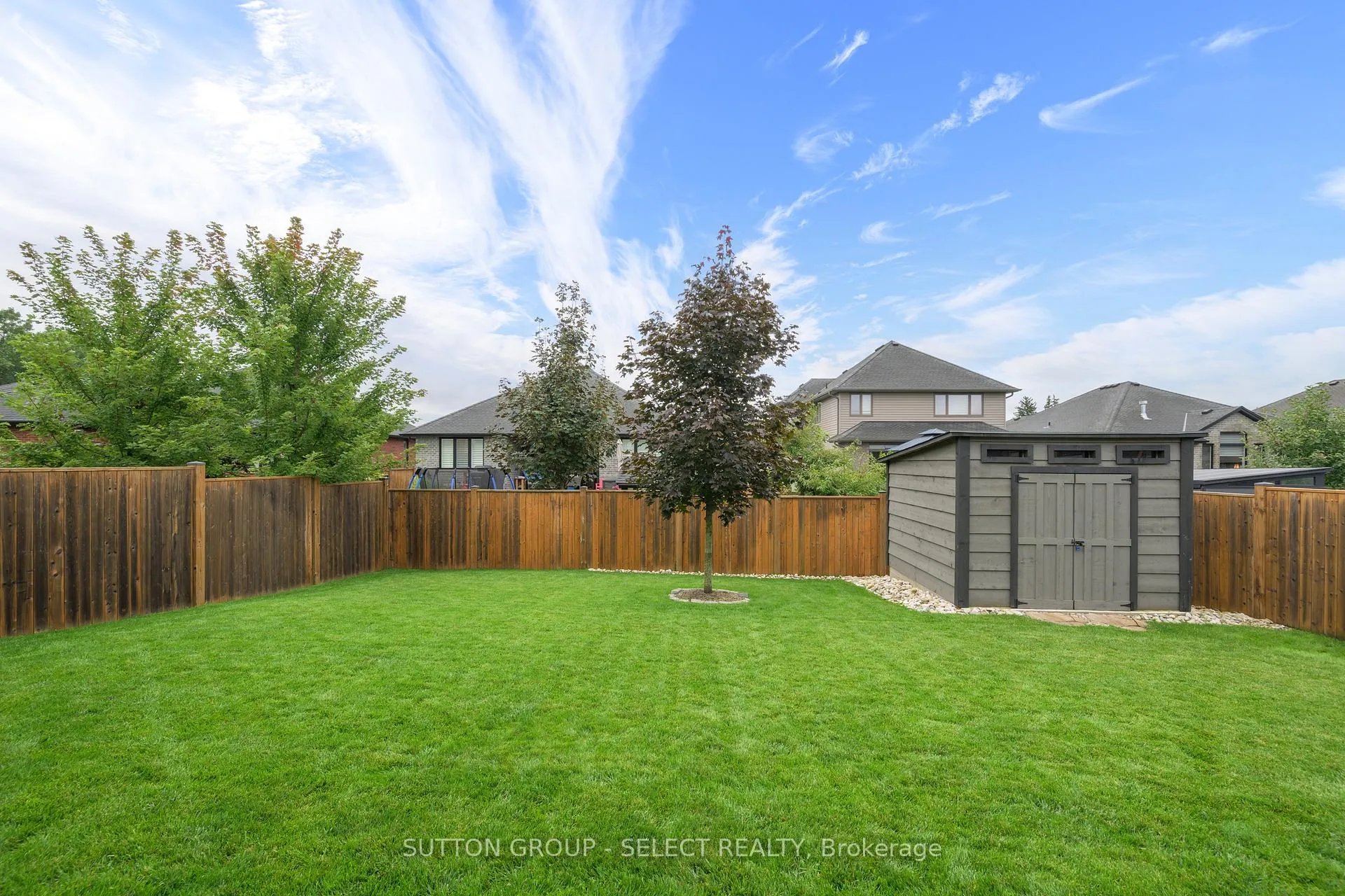 Photo 34 of 697 Barker Street, Strathroy-Caradoc, Mount Brydges — HOMEH