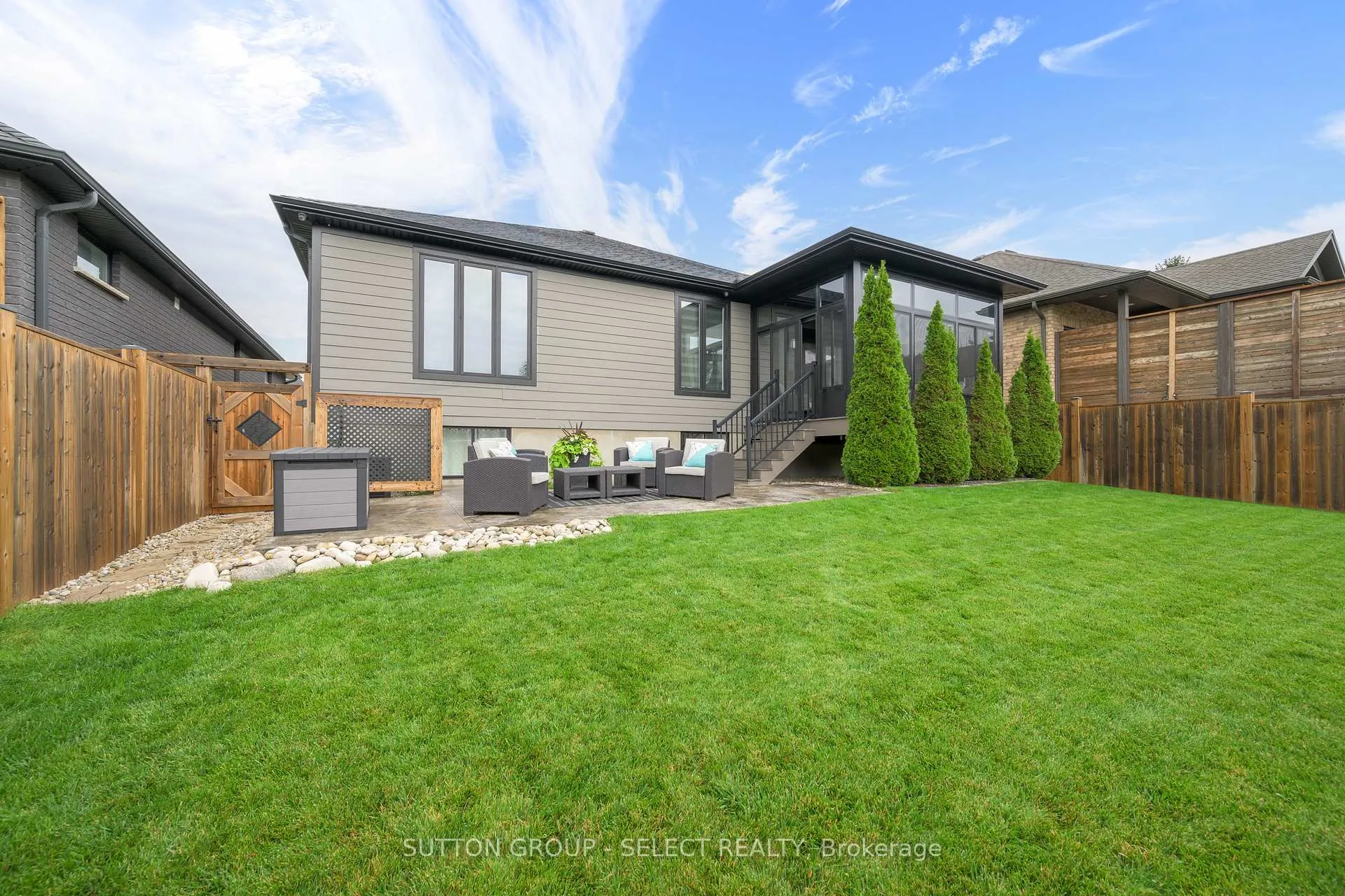 Photo 35 of 697 Barker Street, Strathroy-Caradoc, Mount Brydges — HOMEH