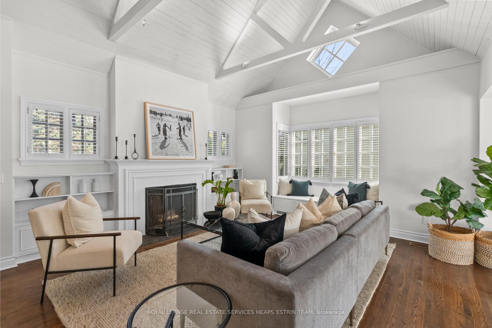 Photo 5 of 30 Bennington Heights Drive, Toronto, Leaside — HOMEH