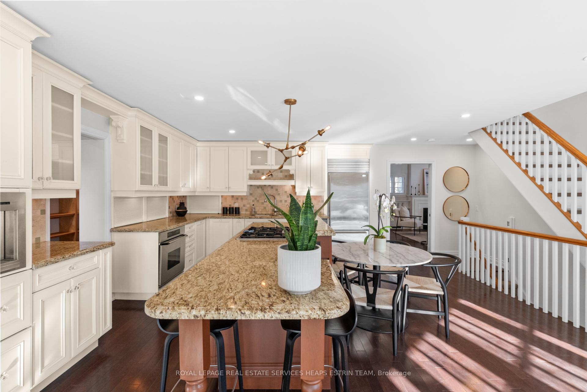 Photo 27 of 30 Bennington Heights Drive, Toronto, Leaside — HOMEH