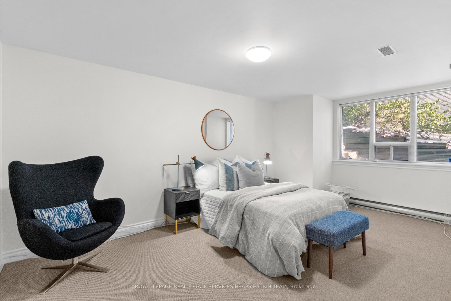 Photo 18 of 30 Bennington Heights Drive, Toronto, Leaside — HOMEH