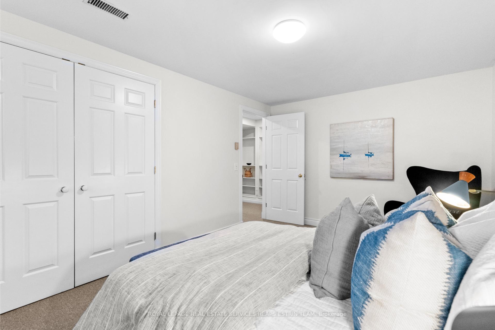 Photo 19 of 30 Bennington Heights Drive, Toronto, Leaside — HOMEH