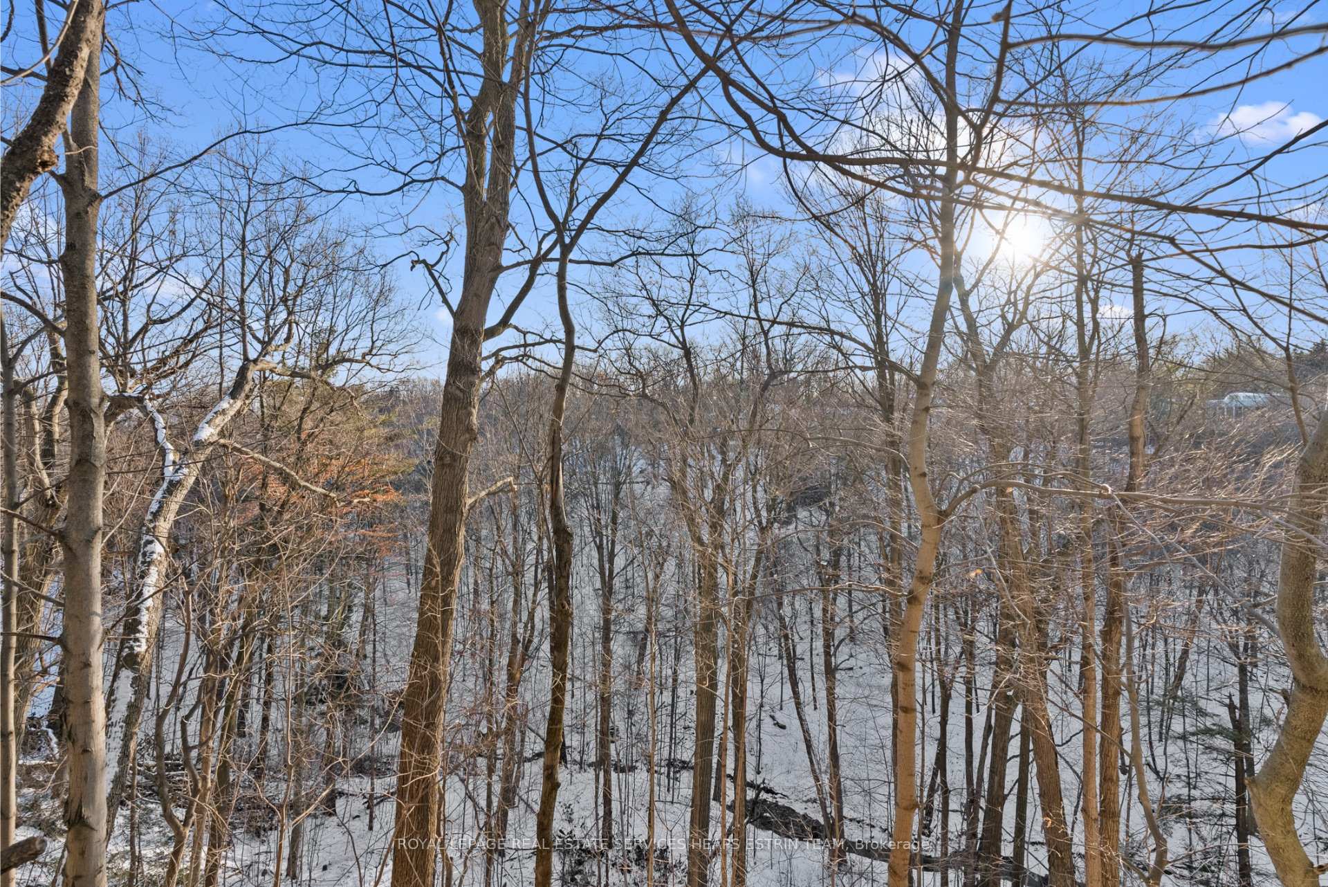 Photo 24 of 30 Bennington Heights Drive, Toronto, Leaside — HOMEH