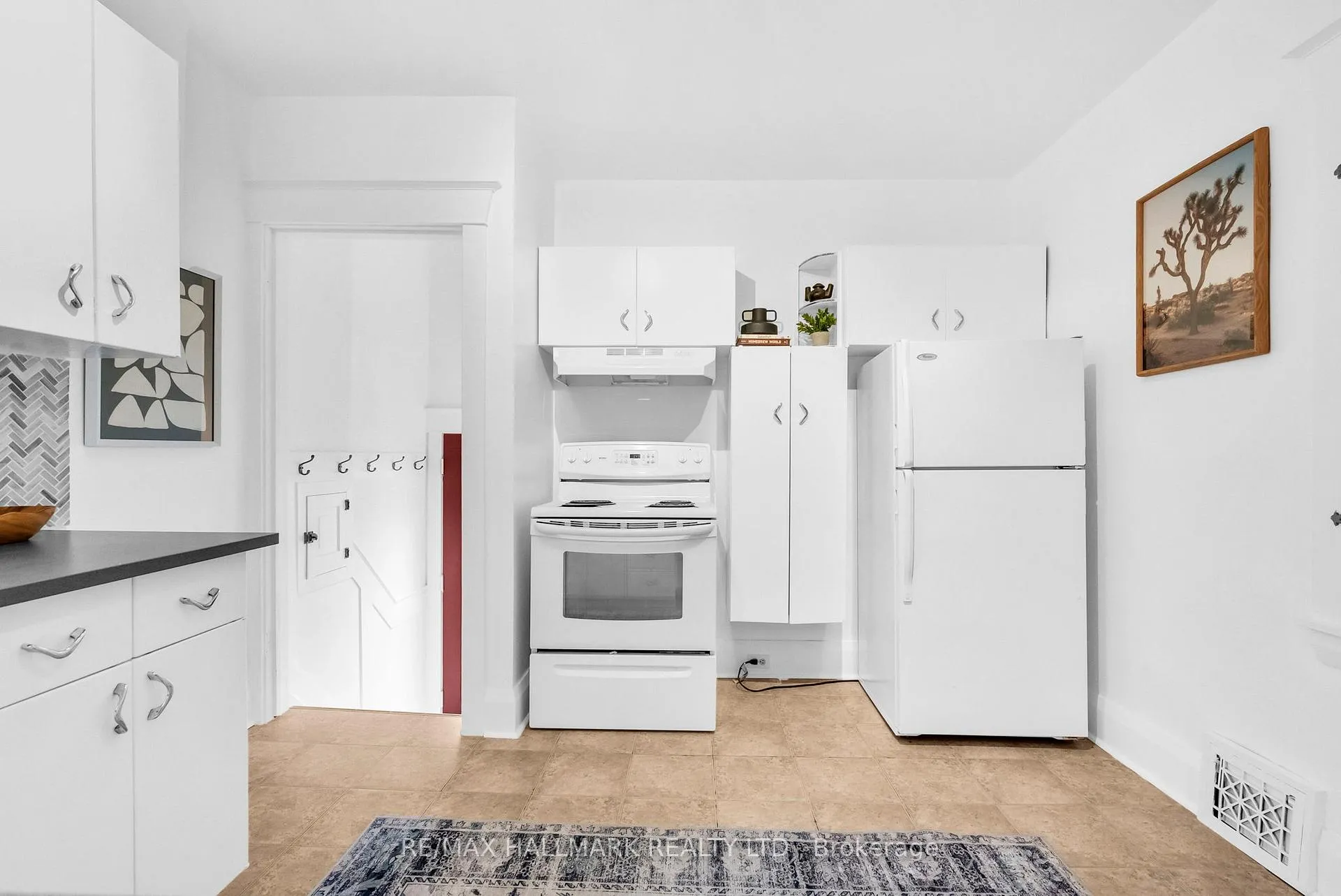 Photo 19 of 2099 Gerrard Street E, Toronto, East End-Danforth — HOMEH