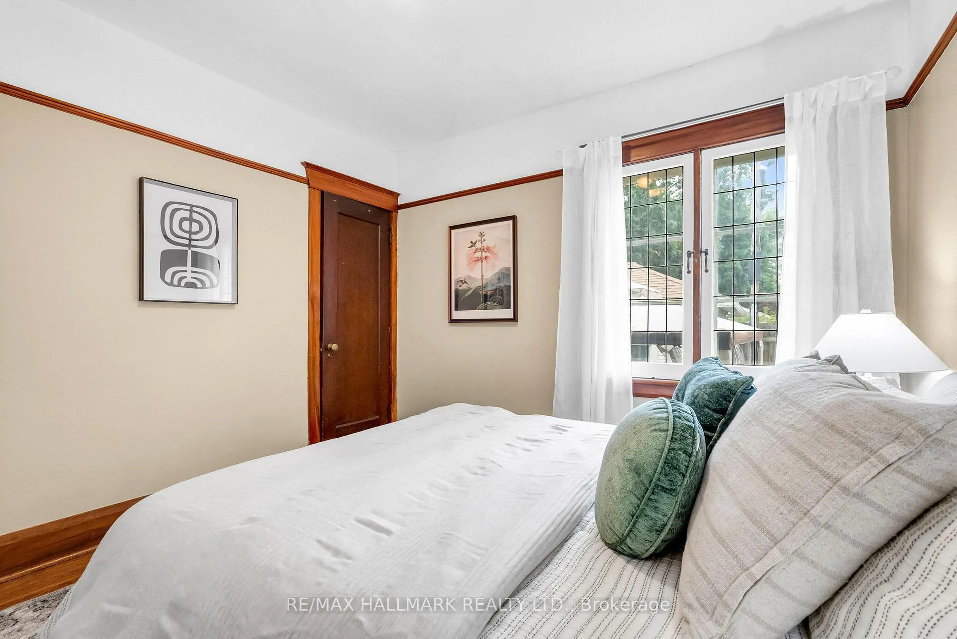 Photo 20 of 2099 Gerrard Street E, Toronto, East End-Danforth — HOMEH