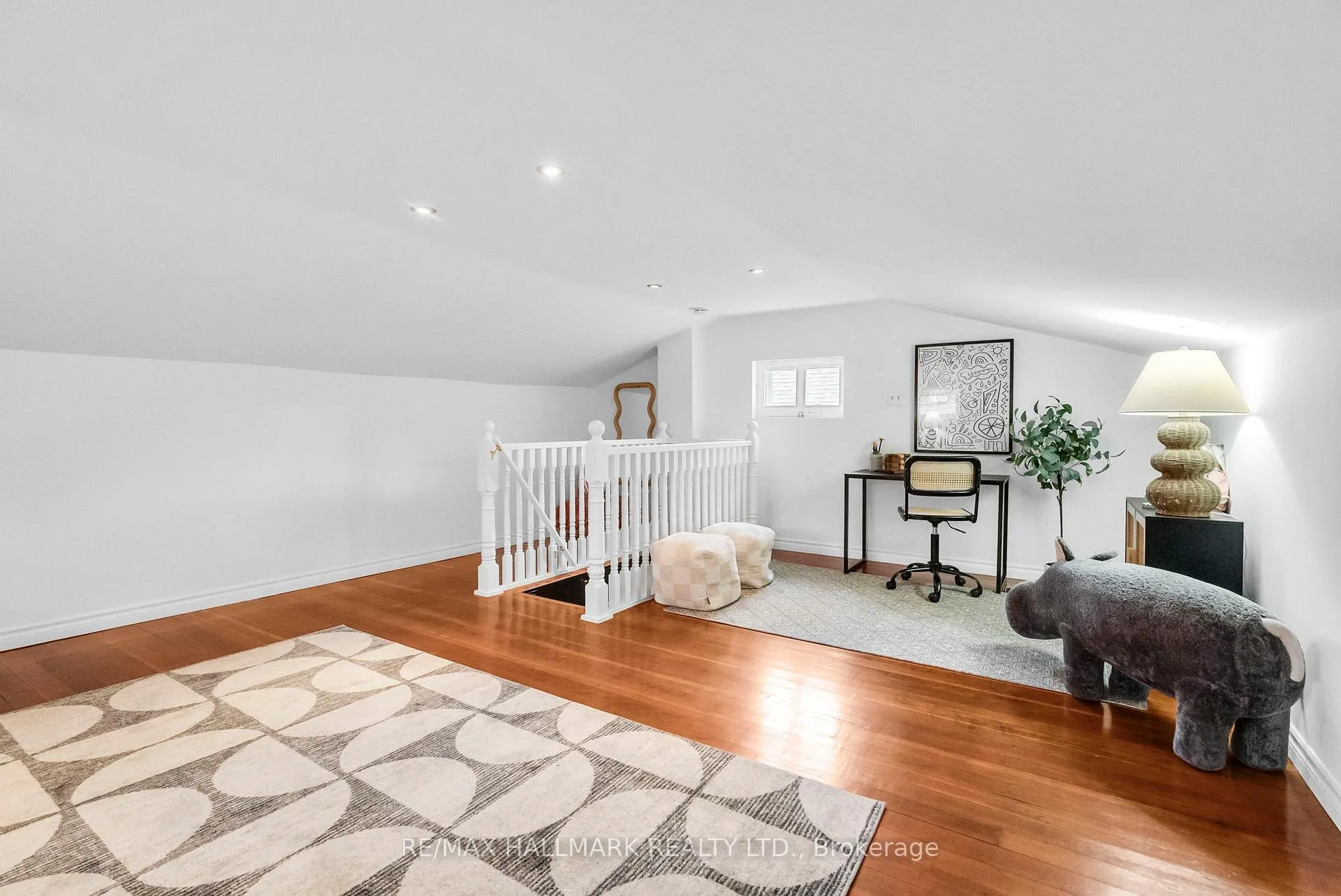 Photo 31 of 2099 Gerrard Street E, Toronto, East End-Danforth — HOMEH