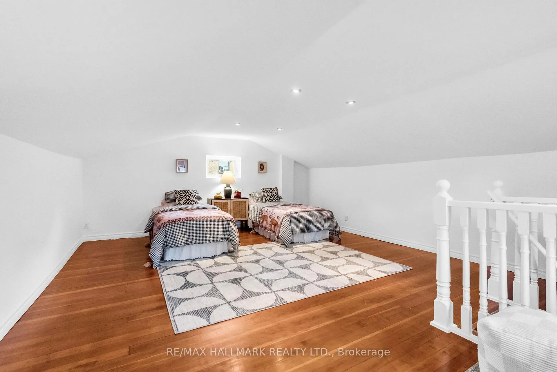 Photo 32 of 2099 Gerrard Street E, Toronto, East End-Danforth — HOMEH