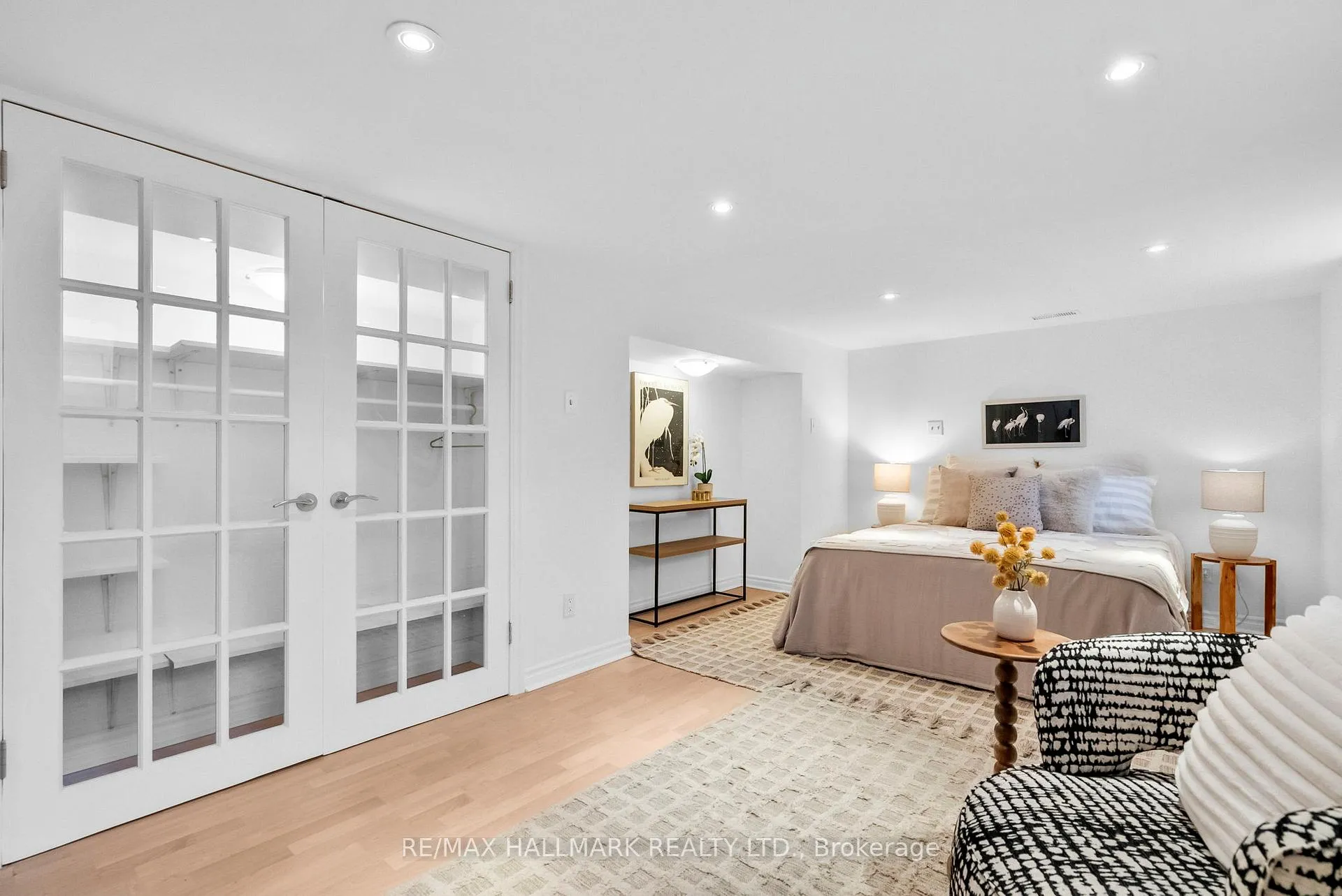 Photo 37 of 2099 Gerrard Street E, Toronto, East End-Danforth — HOMEH