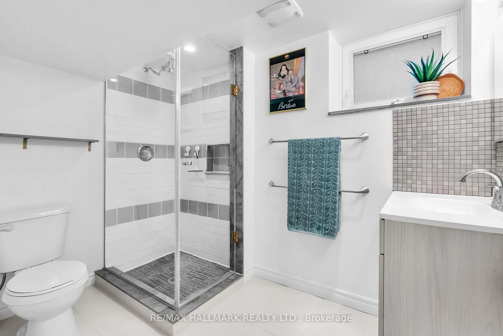 Photo 41 of 2099 Gerrard Street E, Toronto, East End-Danforth — HOMEH