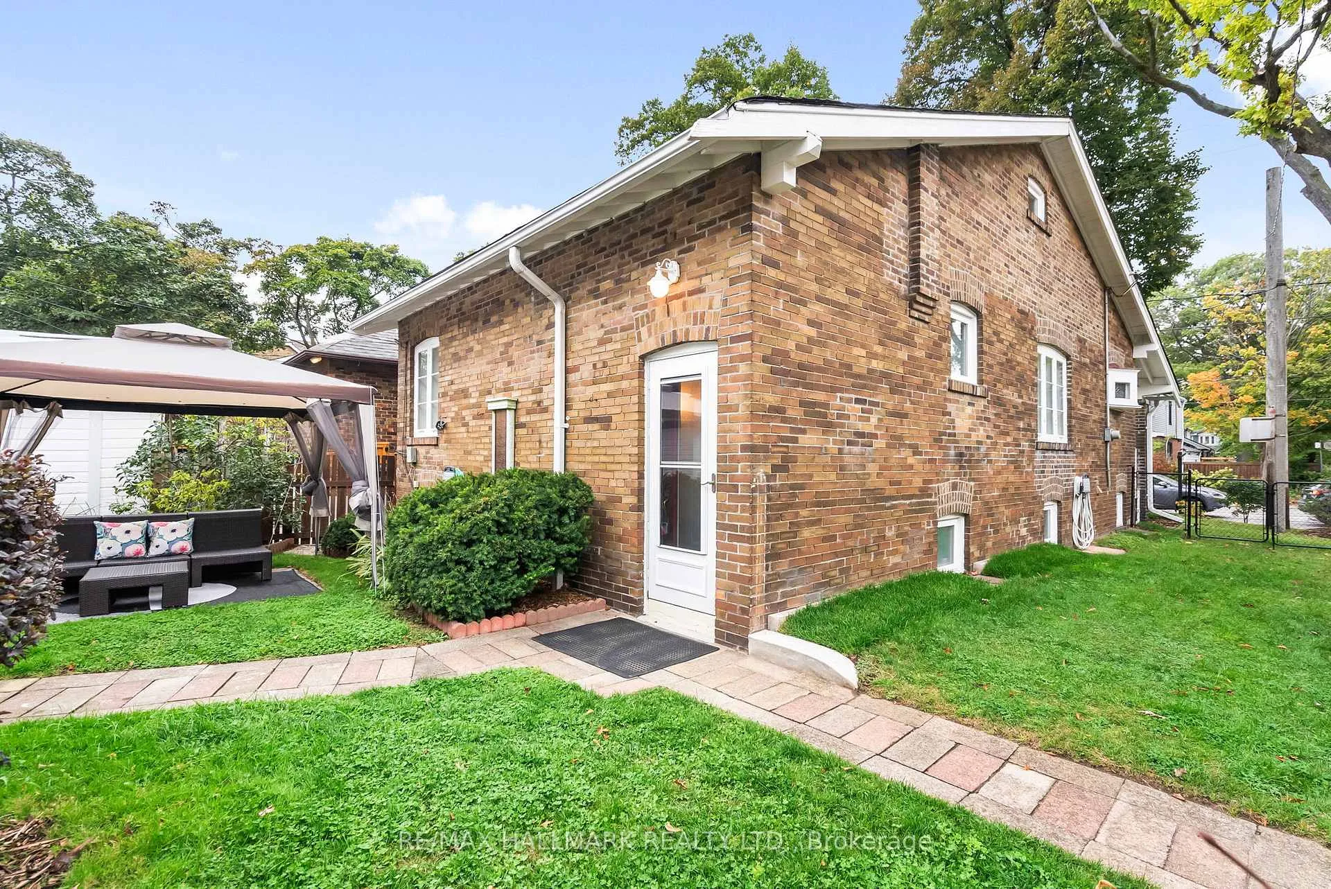 Photo 44 of 2099 Gerrard Street E, Toronto, East End-Danforth — HOMEH